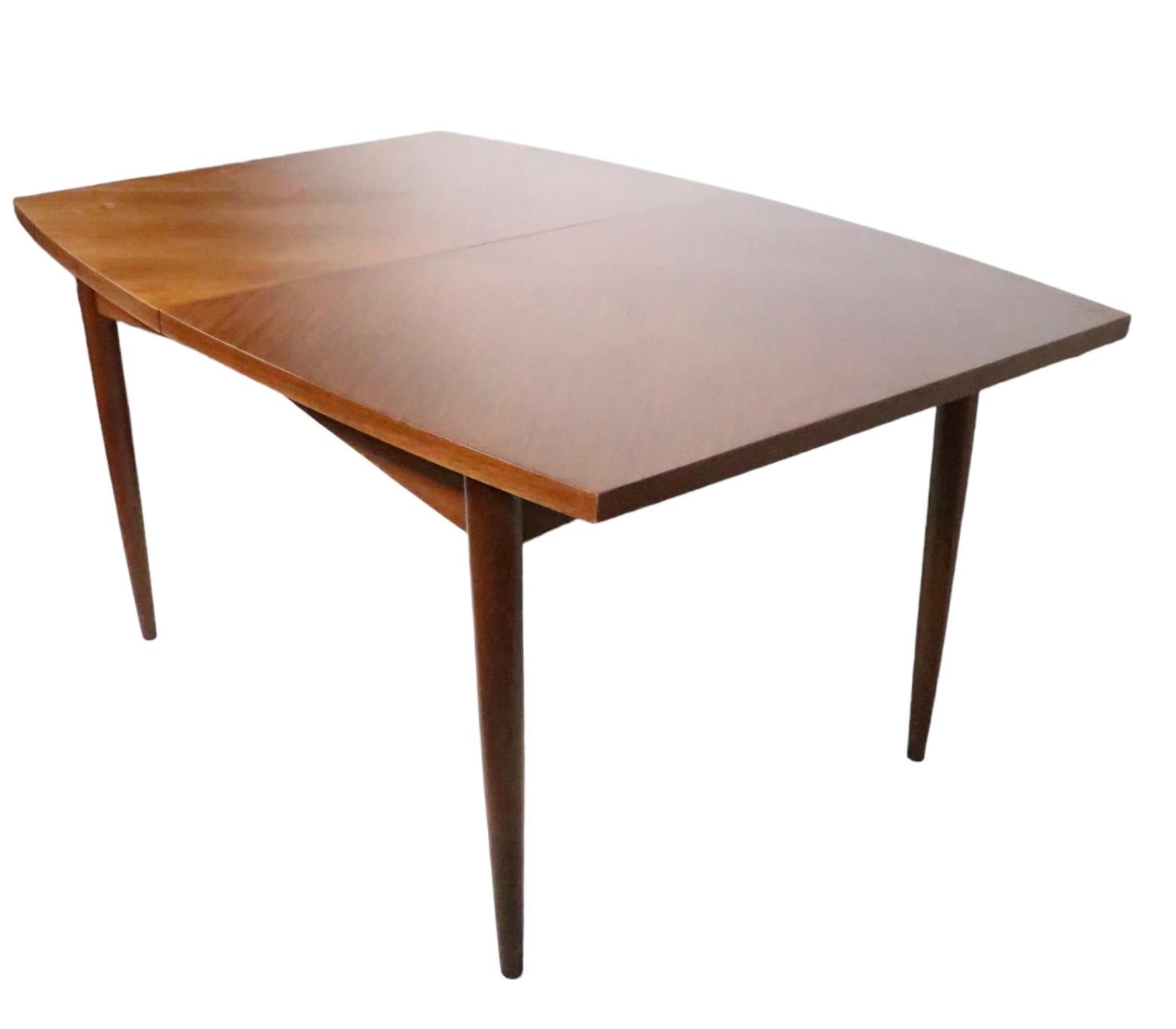 Mid Century Dania Dining Table by Gershun for American of Martinsville W/ 3 Lvs 2