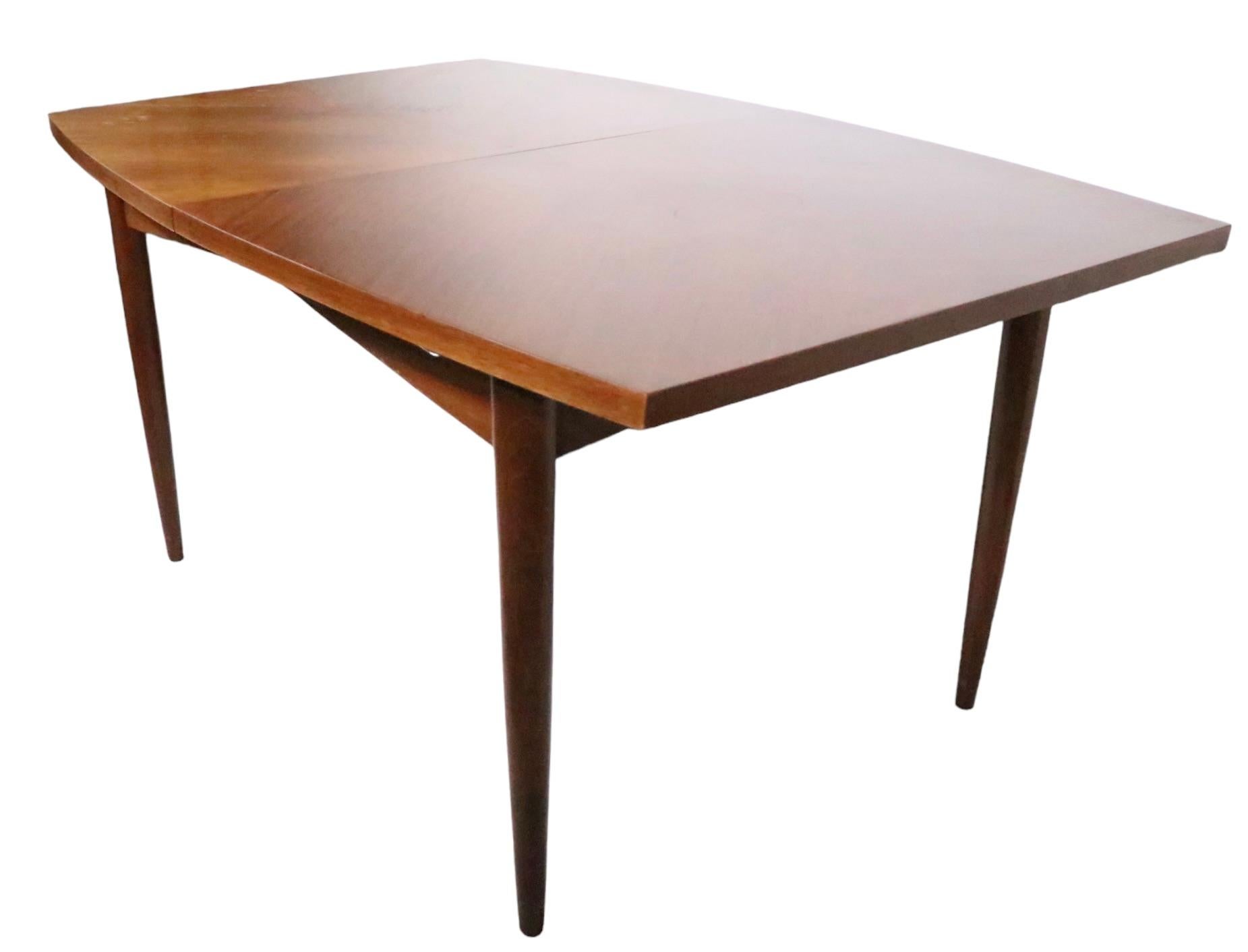 Mid Century Dania Dining Table by Gershun for American of Martinsville W/ 3 Lvs 3