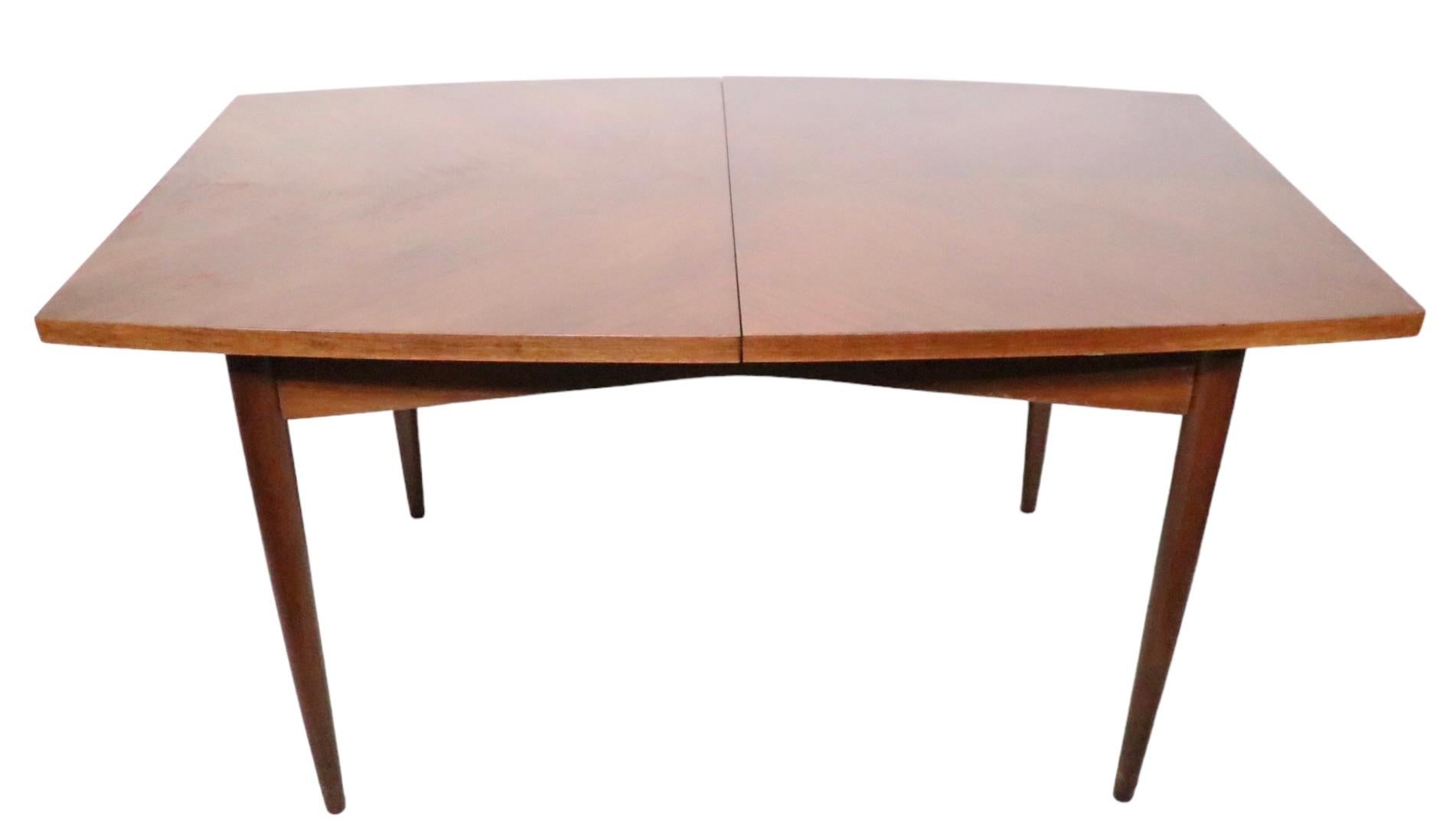 Mid Century Dania Dining Table by Gershun for American of Martinsville W/ 3 Lvs 4