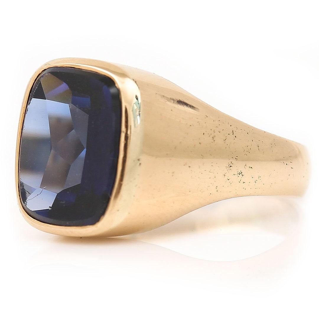 Dänischer 14 Karat Gold Synthet-Saphir Herren-Siegelring aus der Mitte des Jahrhunderts, um 1960 (Retro) im Angebot