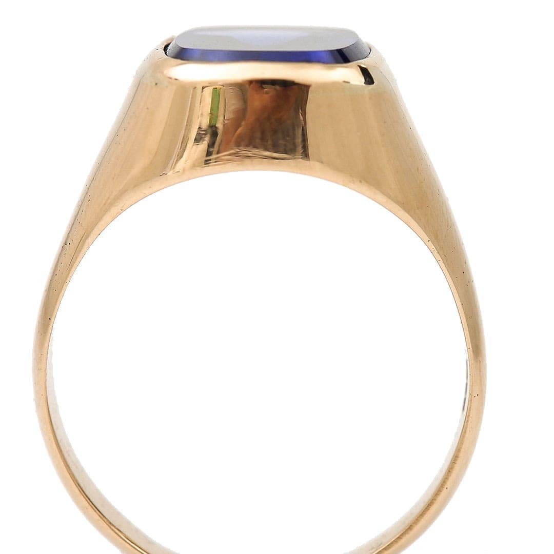 Dänischer 14 Karat Gold Synthet-Saphir Herren-Siegelring aus der Mitte des Jahrhunderts, um 1960 im Angebot 3