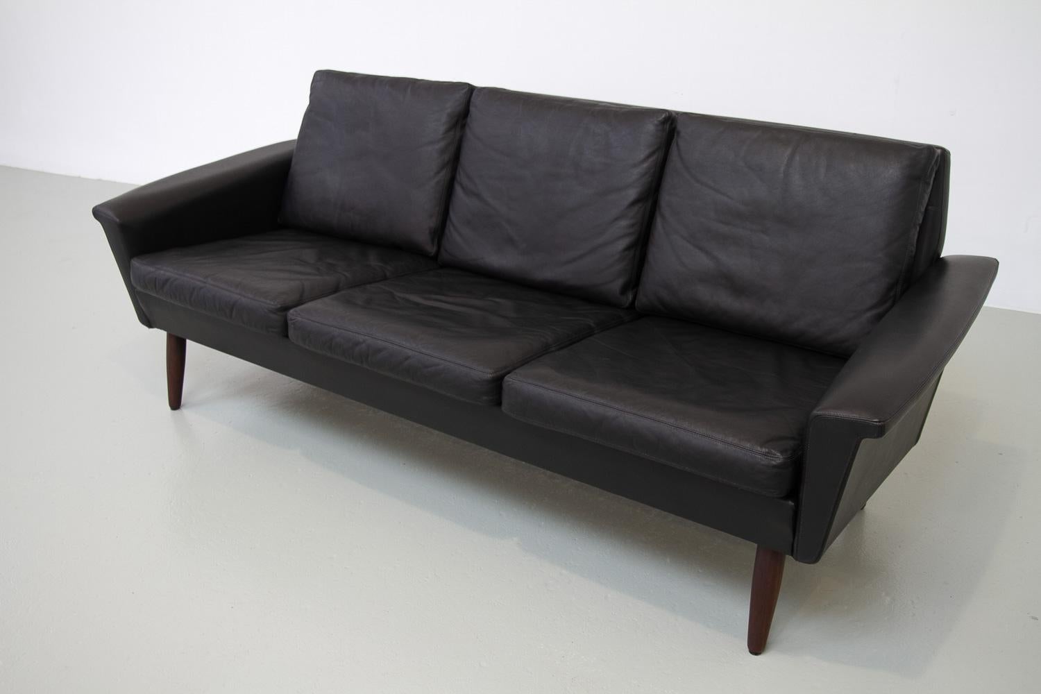 Mid-Century Danish 3-Seater Black Leather Sofa by Thams, 1960s. 6
