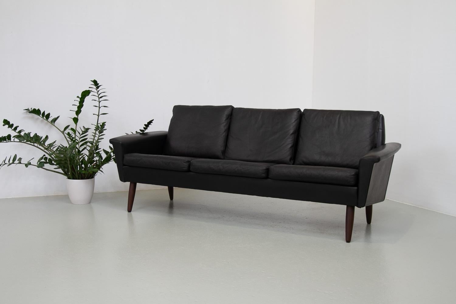 Mid-Century Danish 3-Seater Black Leather Sofa by Thams, 1960s. 8