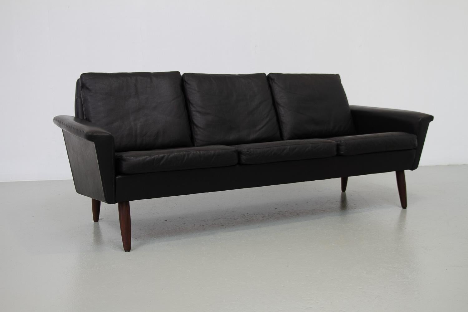 Mid-20th Century Mid-Century Danish 3-Seater Black Leather Sofa by Thams, 1960s.