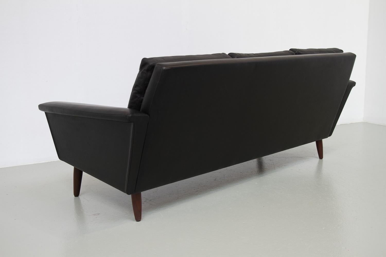 Mid-Century Danish 3-Seater Black Leather Sofa by Thams, 1960s. 4