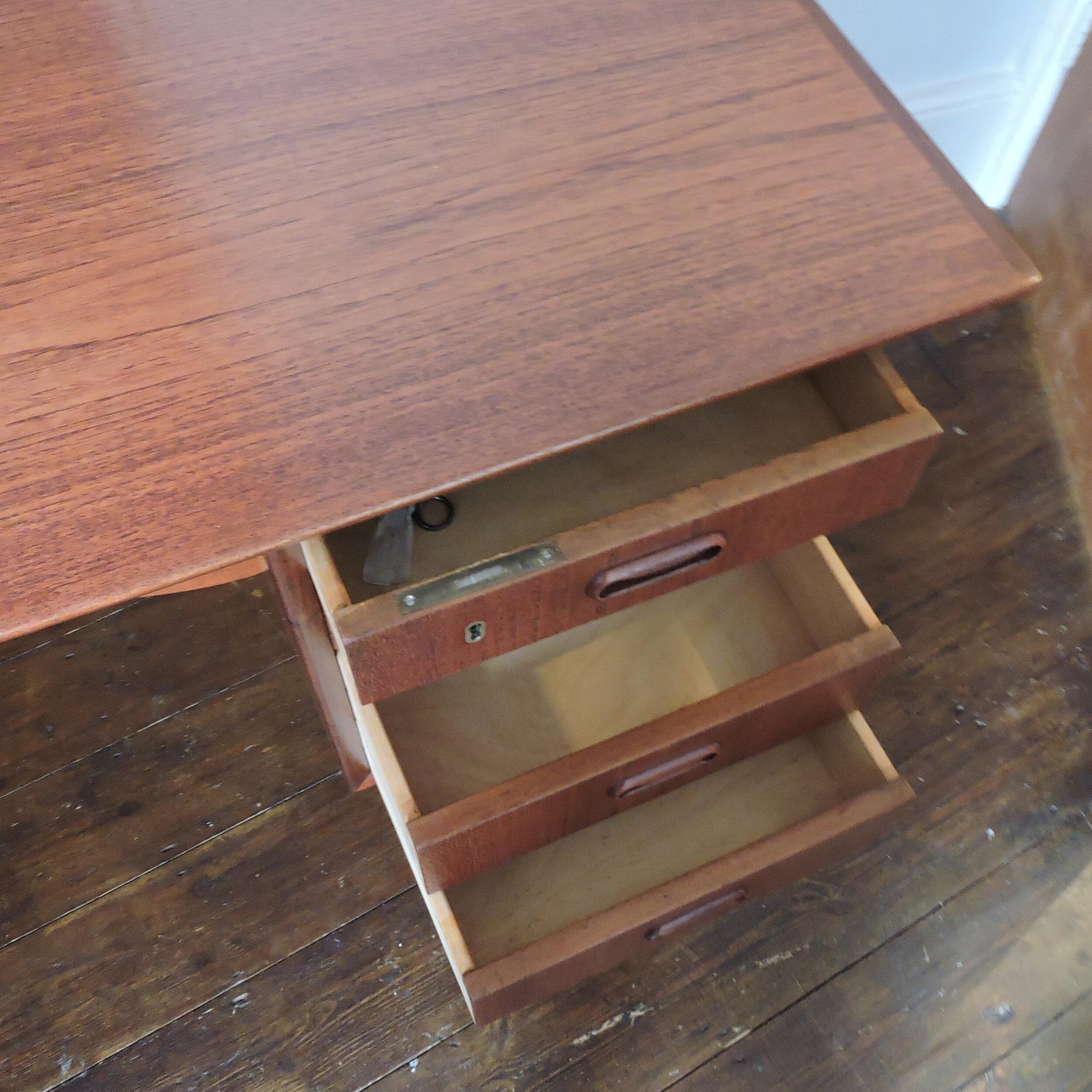 Mid-Century Danish 8 Drawer Teak Desk with Bookcase Back, 1960s For Sale 1