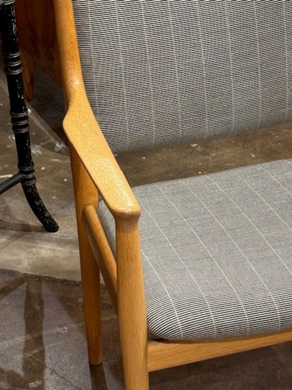Mid-Century moderno Poltrona danese di metà secolo di Hans Wegner in vendita