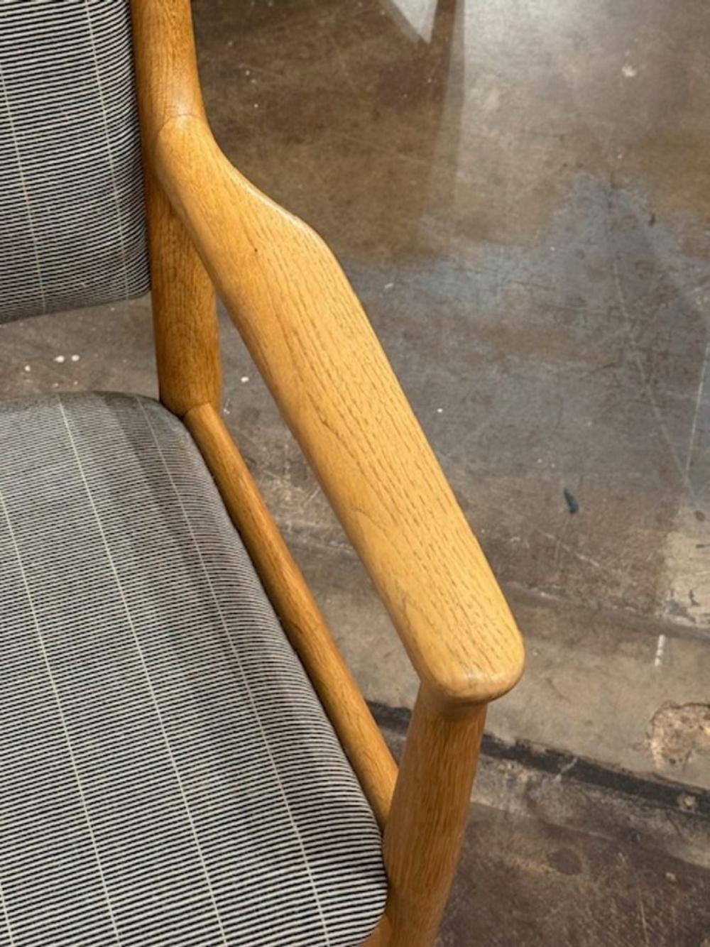 Danese Poltrona danese di metà secolo di Hans Wegner in vendita