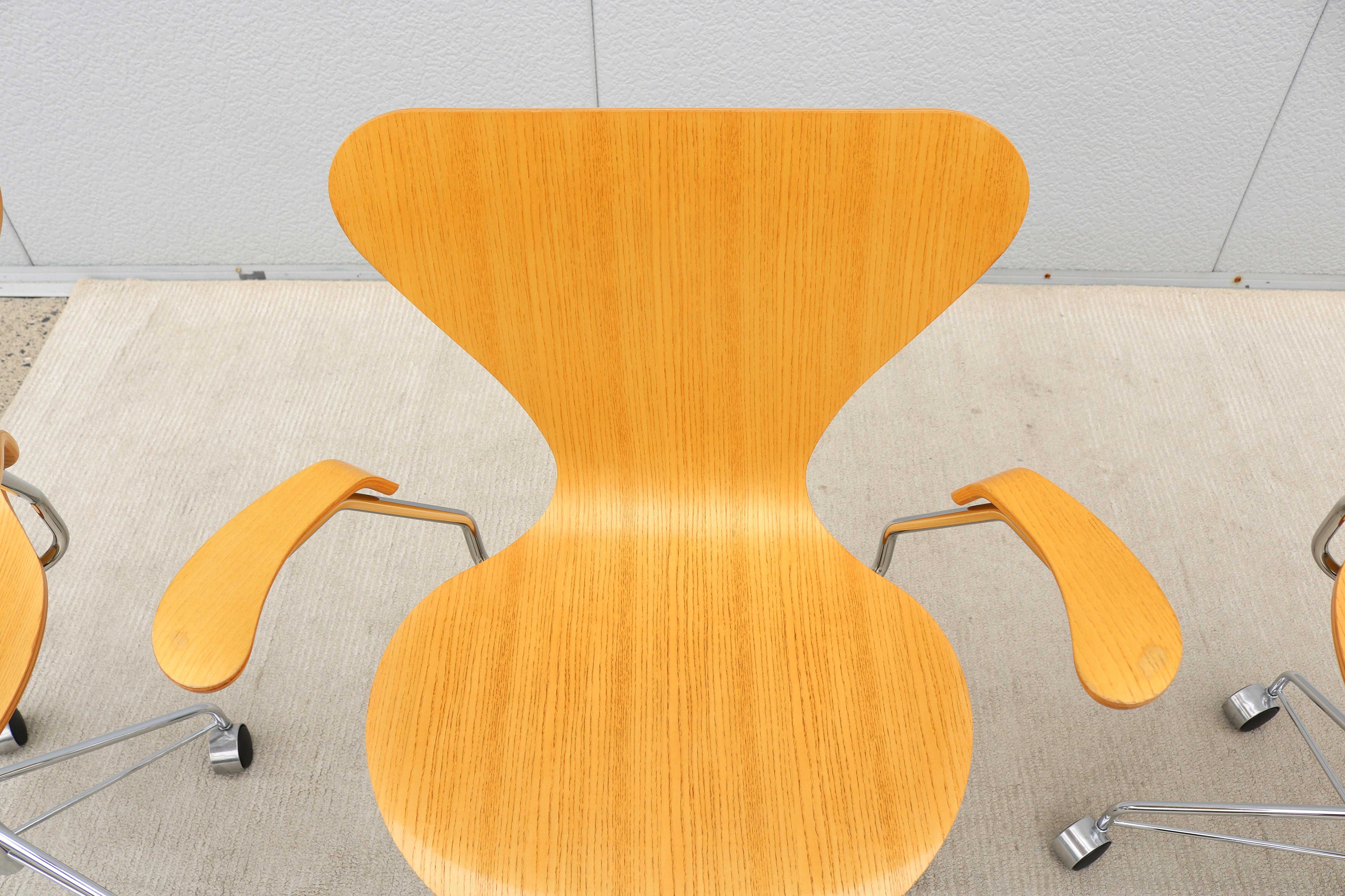 Mid-Century Danish Arne Jacobsen for Fritz Hansen Ash Series 7 Swivel Desk Chair For Sale 10