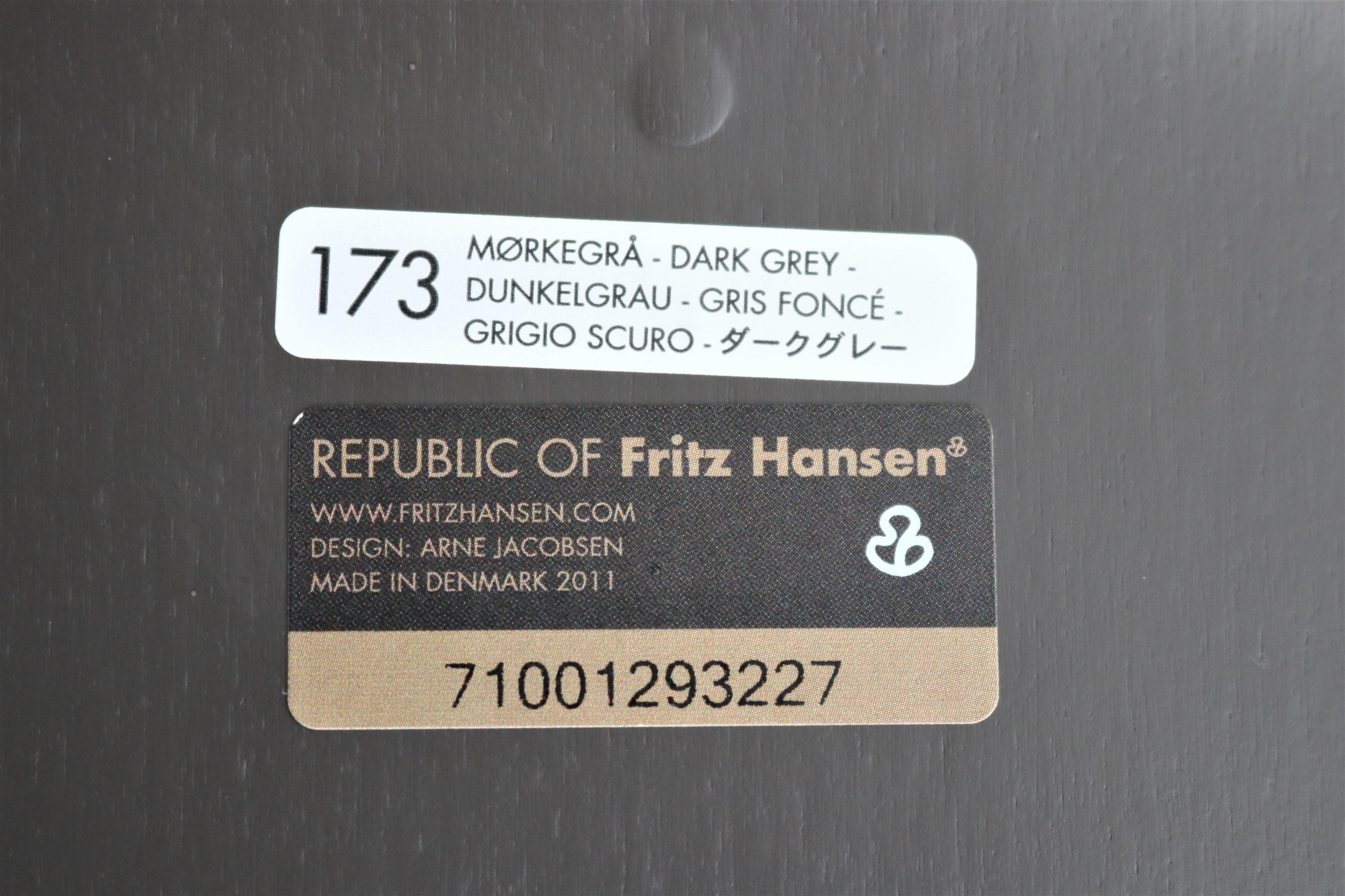 Mid-Century Danish Arne Jacobsen for Fritz Hansen Gray Series 7 Chairs, Set of 4 For Sale 6