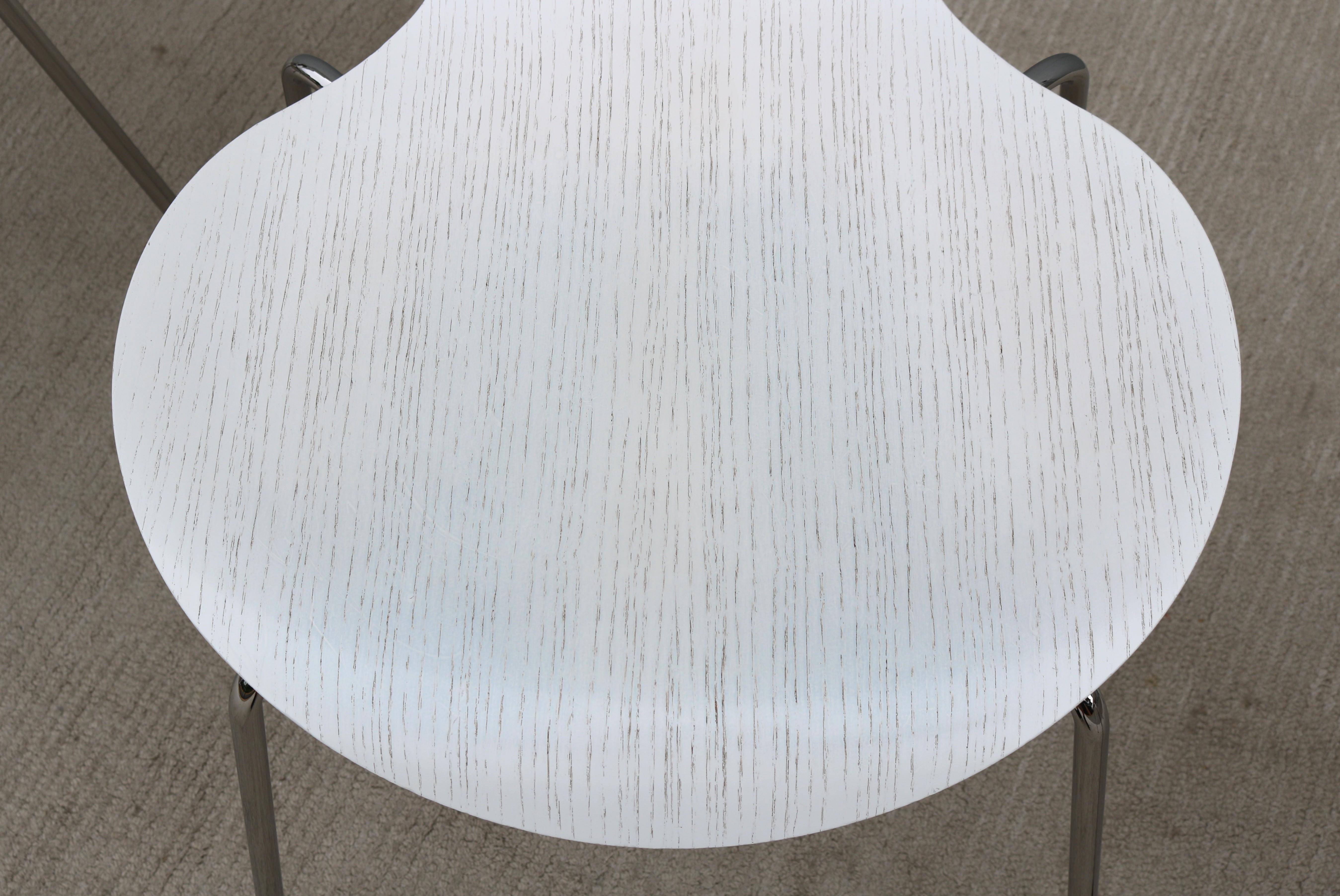 Chaises 7 du milieu du siècle d'origine danoise Arne Jacobsen pour Fritz Hansen, série White, ensemble de 4 chaises en vente 8