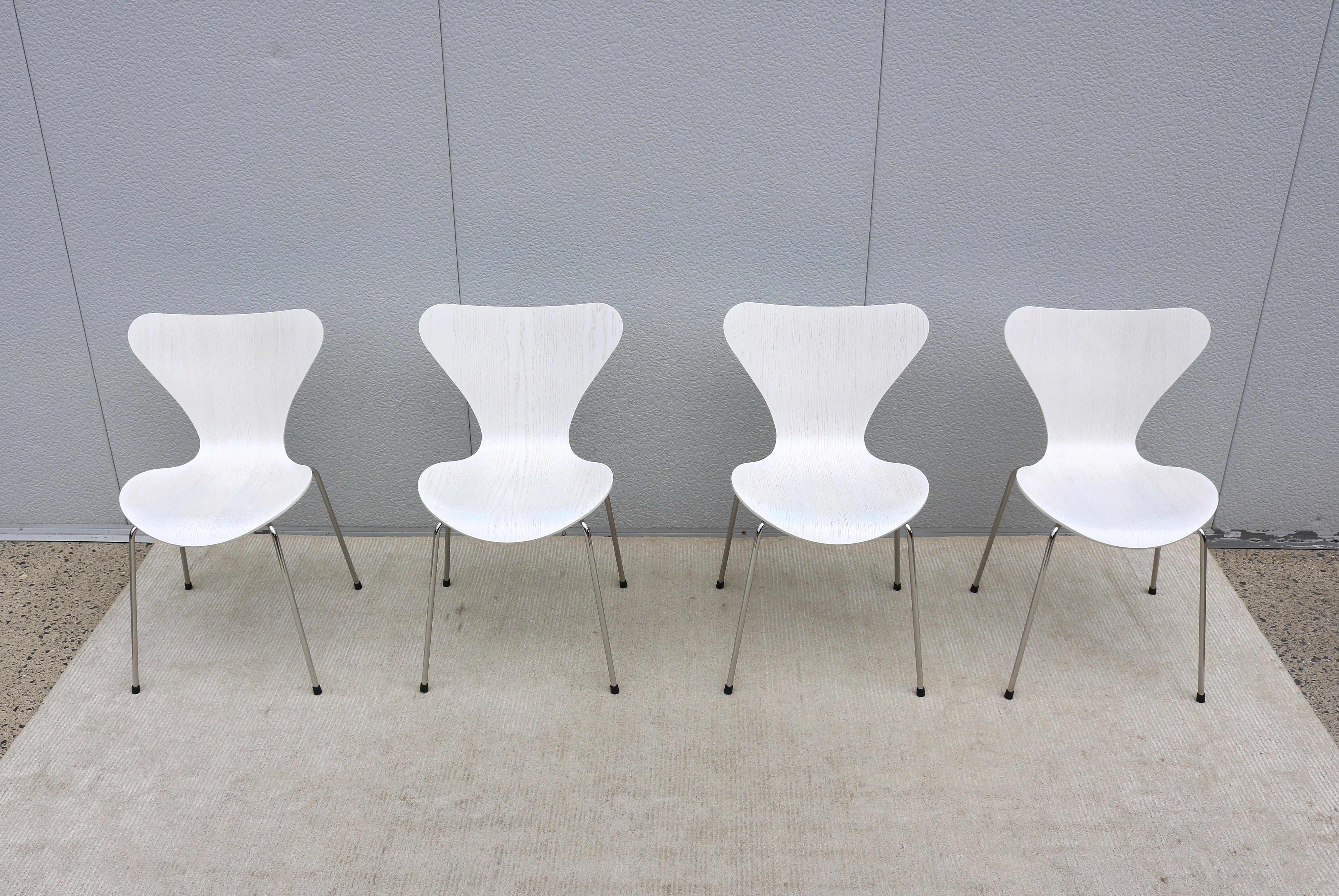 Acier Chaises 7 du milieu du siècle d'origine danoise Arne Jacobsen pour Fritz Hansen, série White, ensemble de 4 chaises en vente