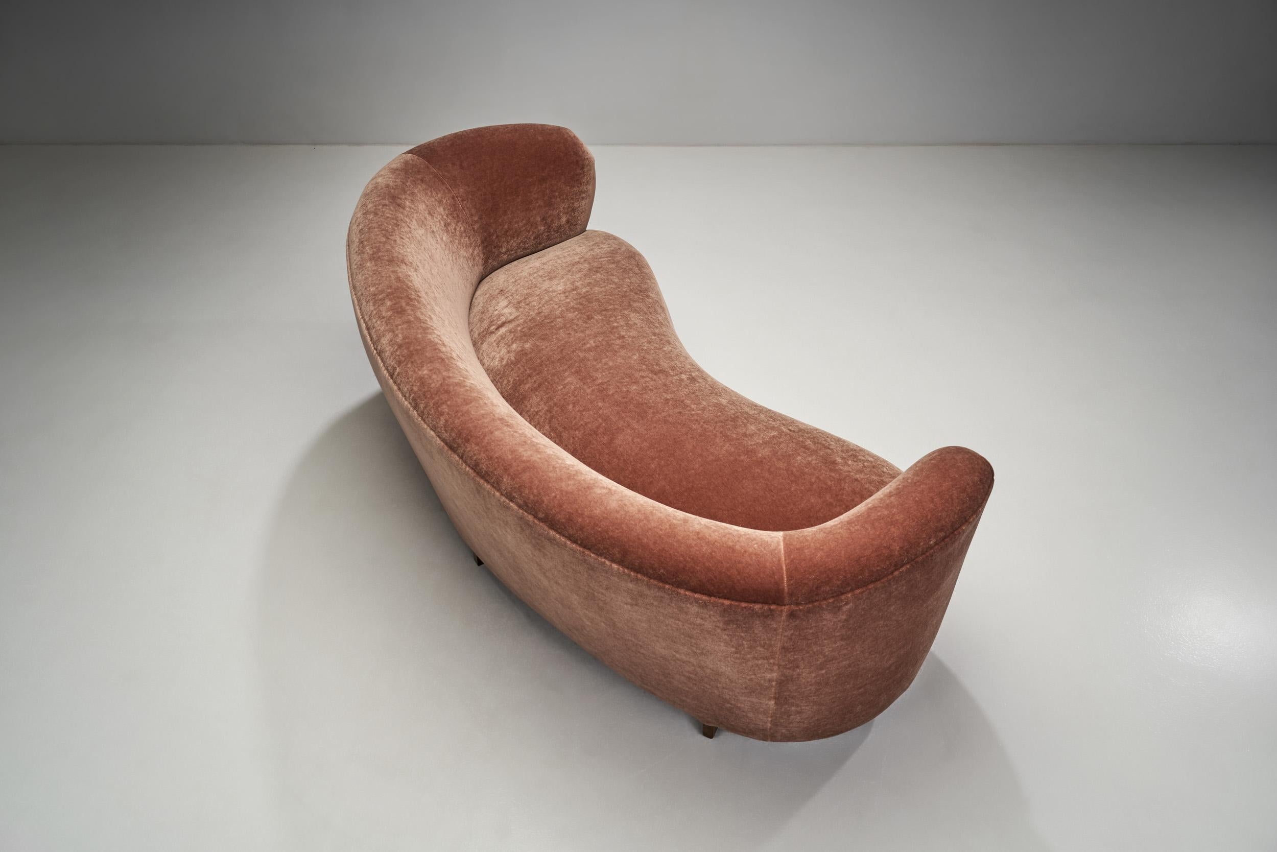 Dänisches Mid-Century-Sofa „Banana“ aus Velours gepolstert, Dänemark ca. 1940er Jahre im Angebot 4