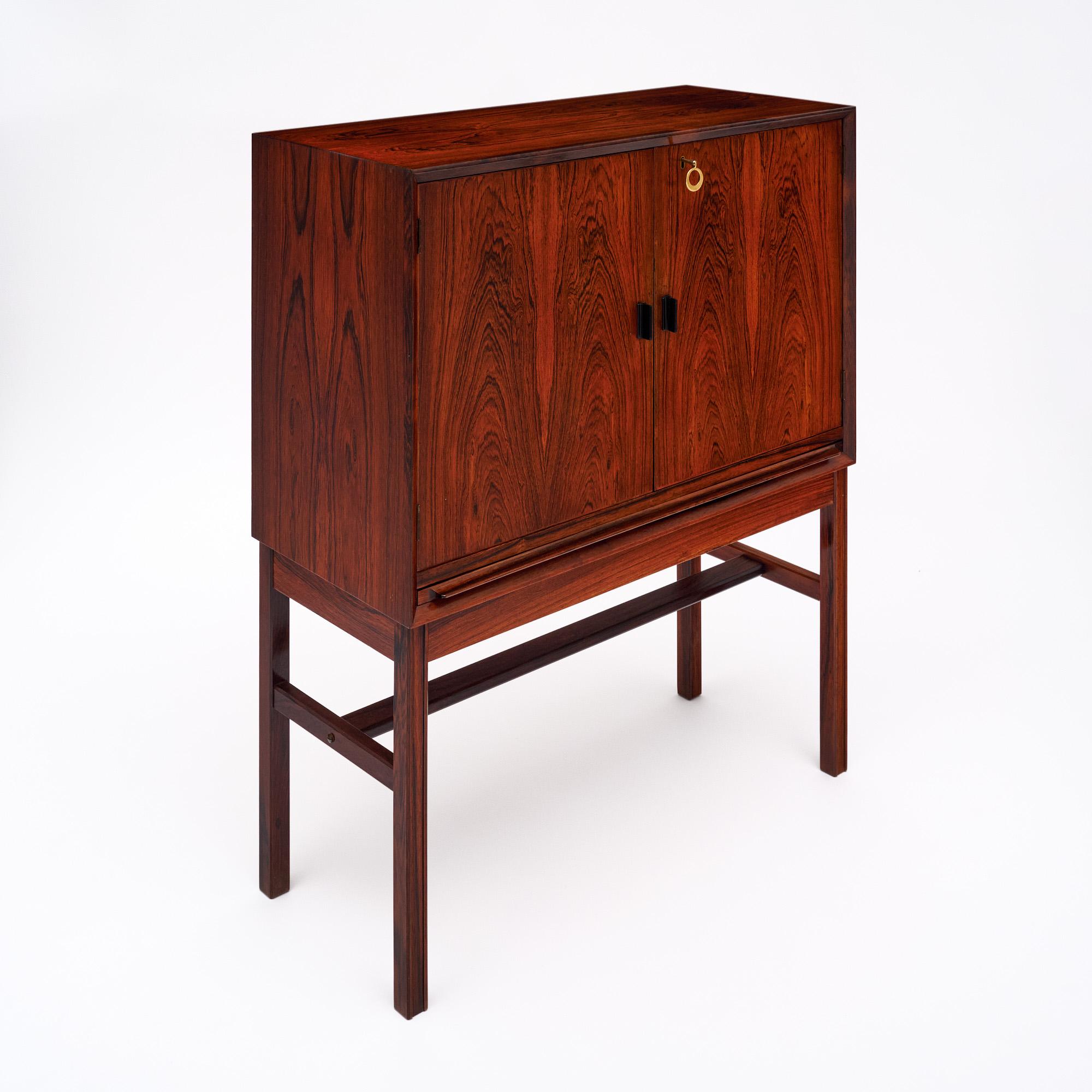 Mid-Century Modern Meuble bar danois du milieu du siècle en vente