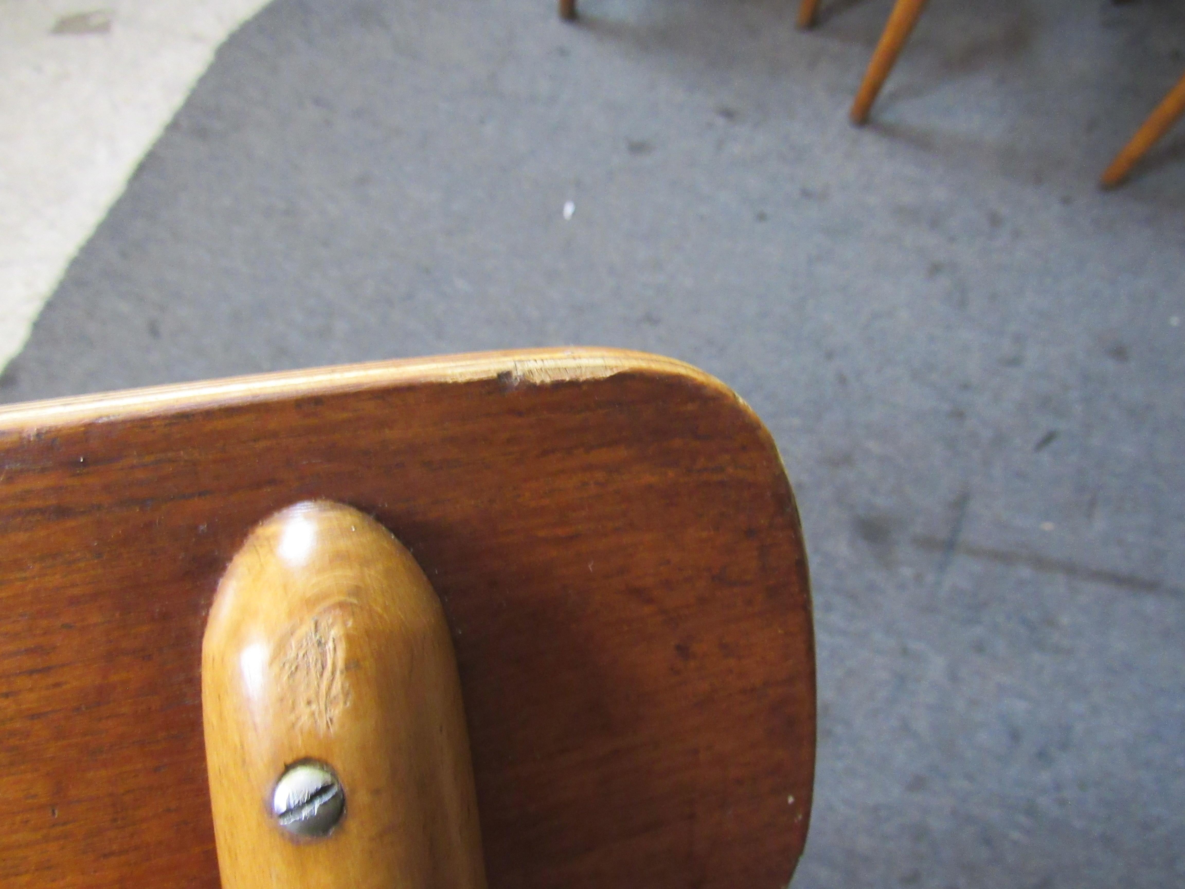Dänische Esszimmerstühle aus gebogenem Sperrholz aus der Mitte des Jahrhunderts im Angebot 4