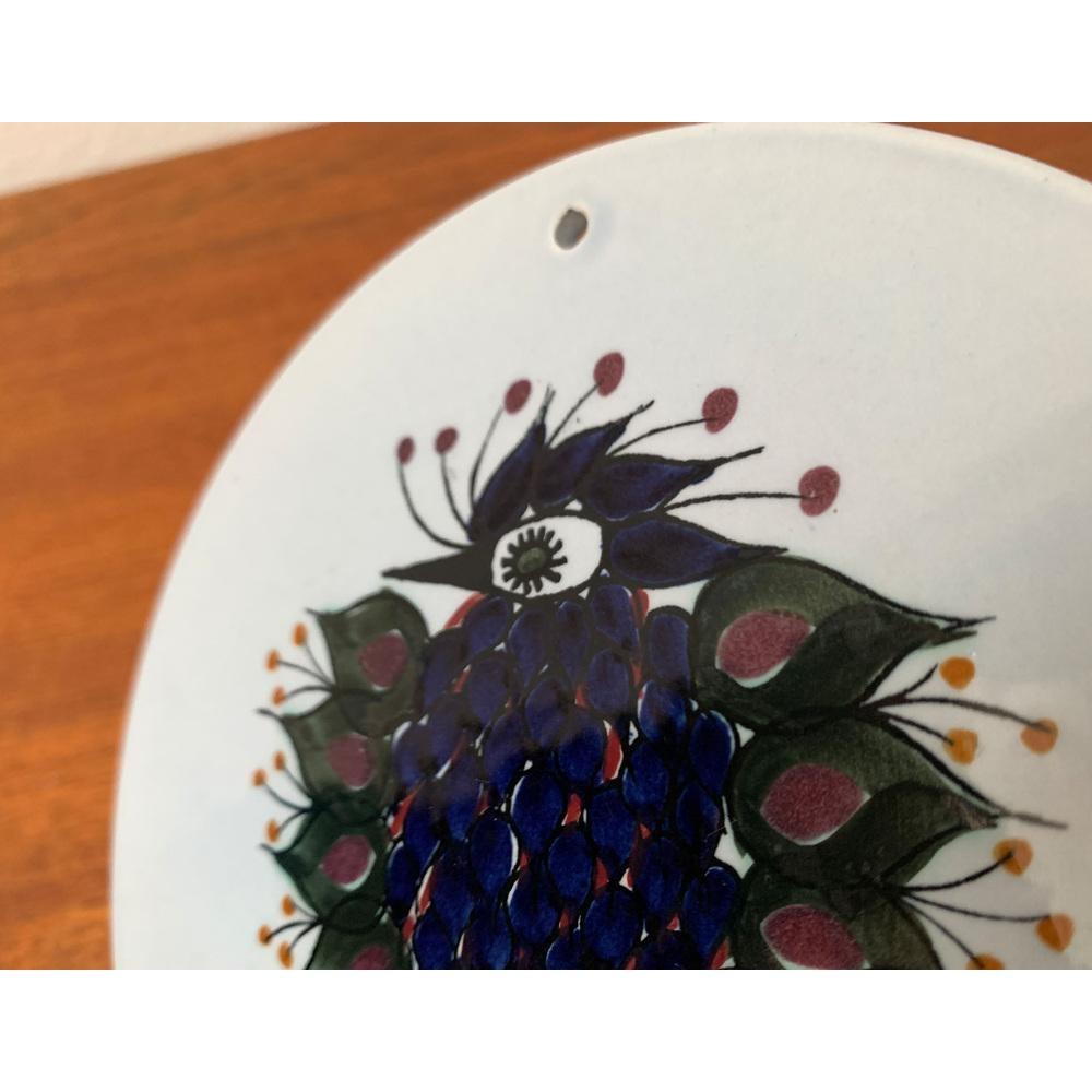 Mid-Century Danish Bird Motif Wall Plate by Beth Breyen for Royal Copenhagen For Sale 5