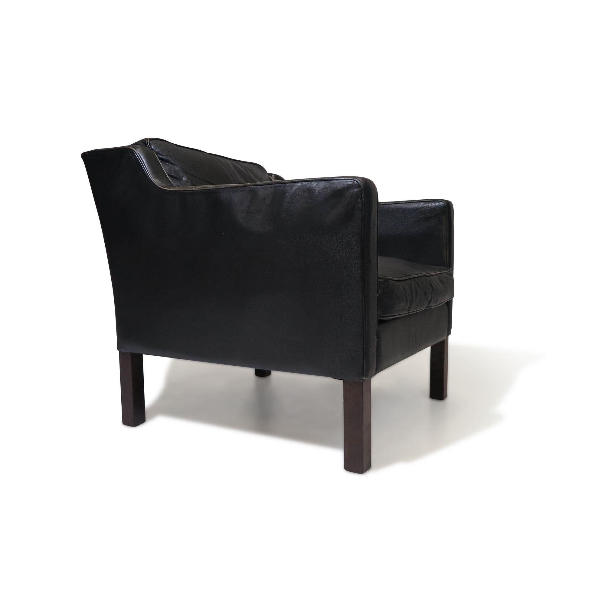 Scandinavian Modern Mid-century Danish Black Leather Lounge Chair in Manner of Borge Mogensen For Sale