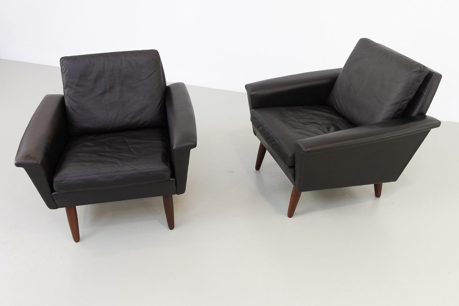Mid-Century Danish Black Leather Lounge Chairs by Thams, 1960s. Set of 2. For Sale 1