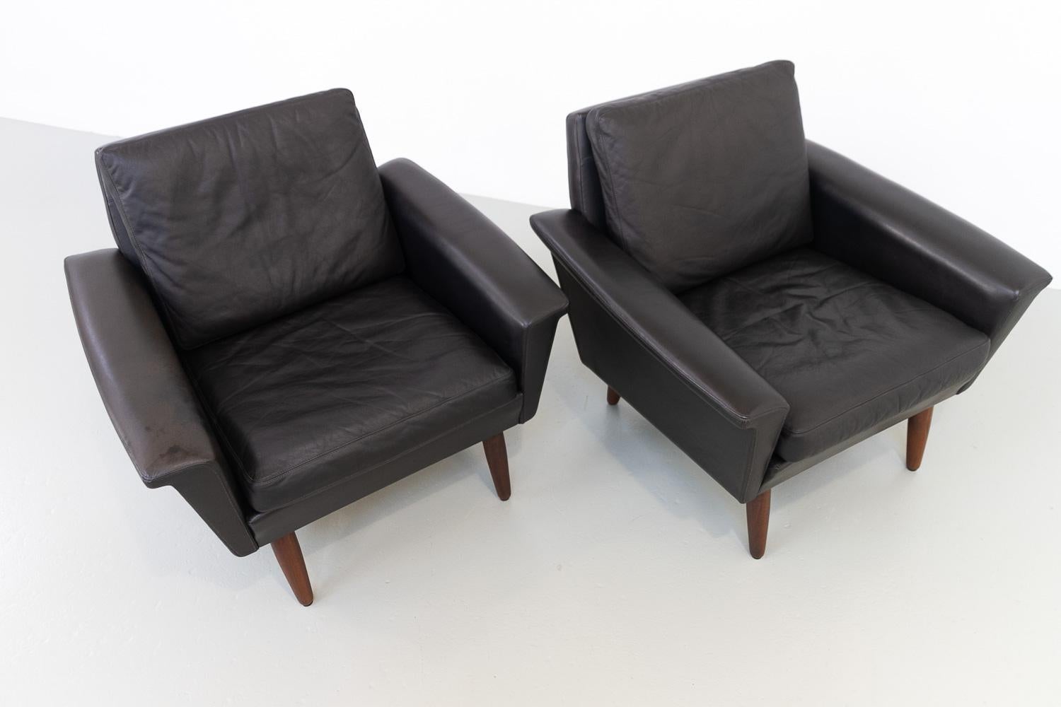 Mid-Century Danish Black Leather Lounge Chairs by Thams, 1960s. Set of 2. For Sale 3