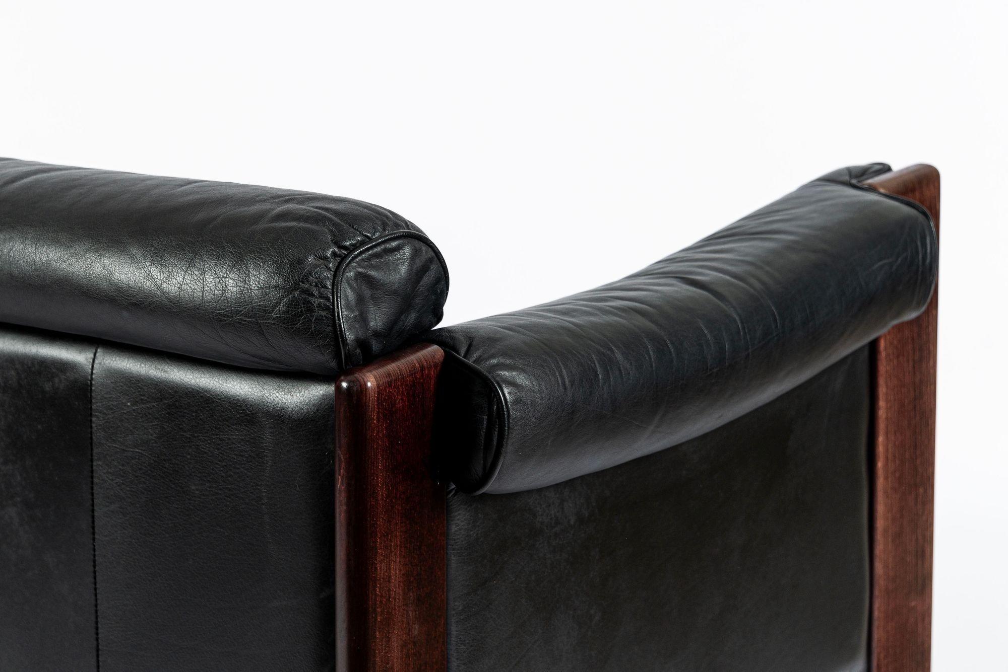 Mid Century Danish Black Leather Sofa in Style of Arne Norell en venta 5