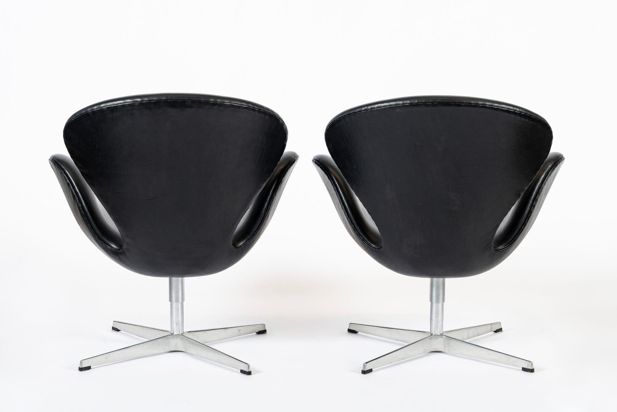 Metal Mid Century Danish Black Leather Swan Chairs by Arne Jacobsen for Fritz Hansen For Sale