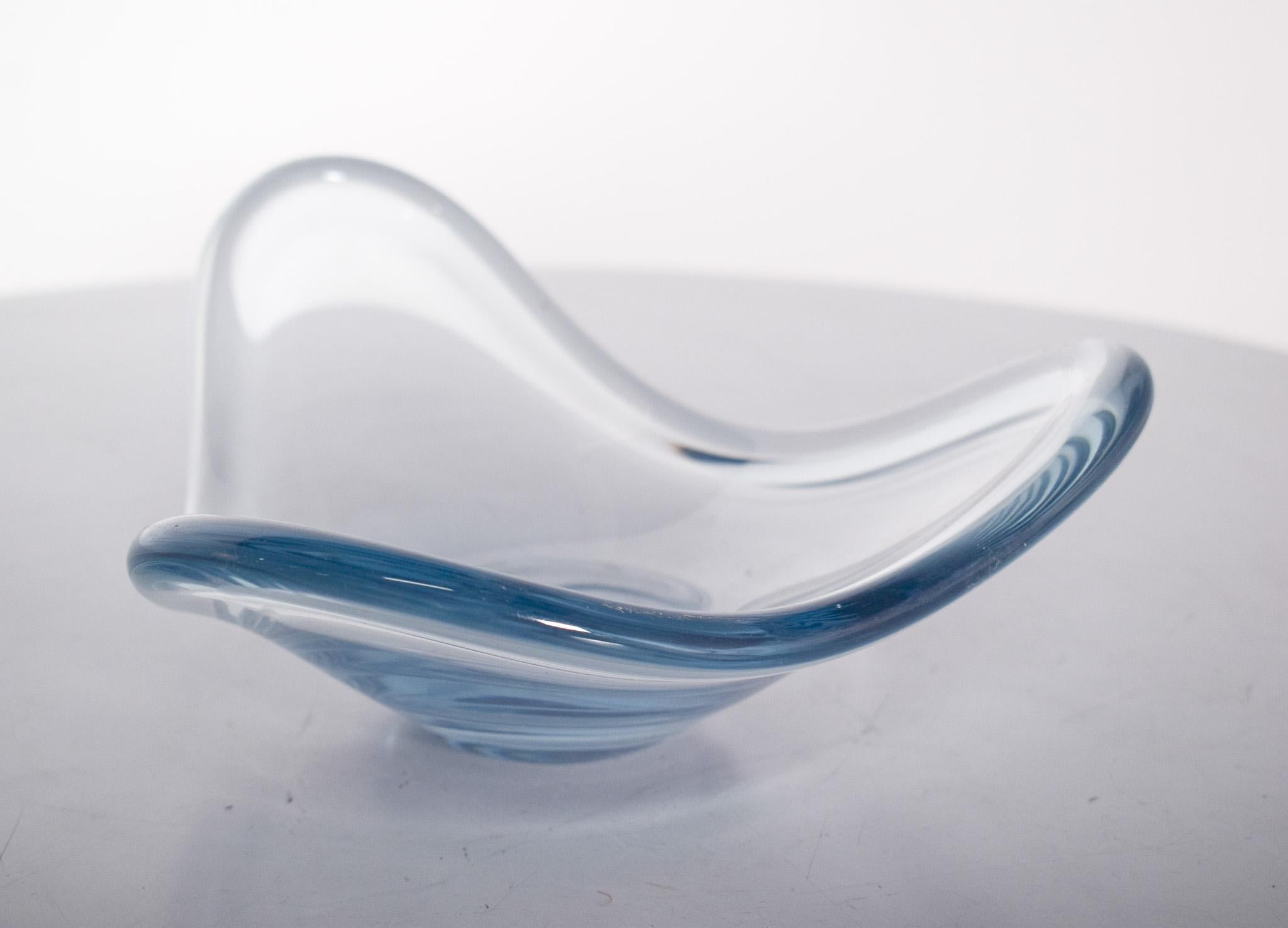 Blaue dänische Glasschale aus der Jahrhundertmitte (Moderne der Mitte des Jahrhunderts) im Angebot