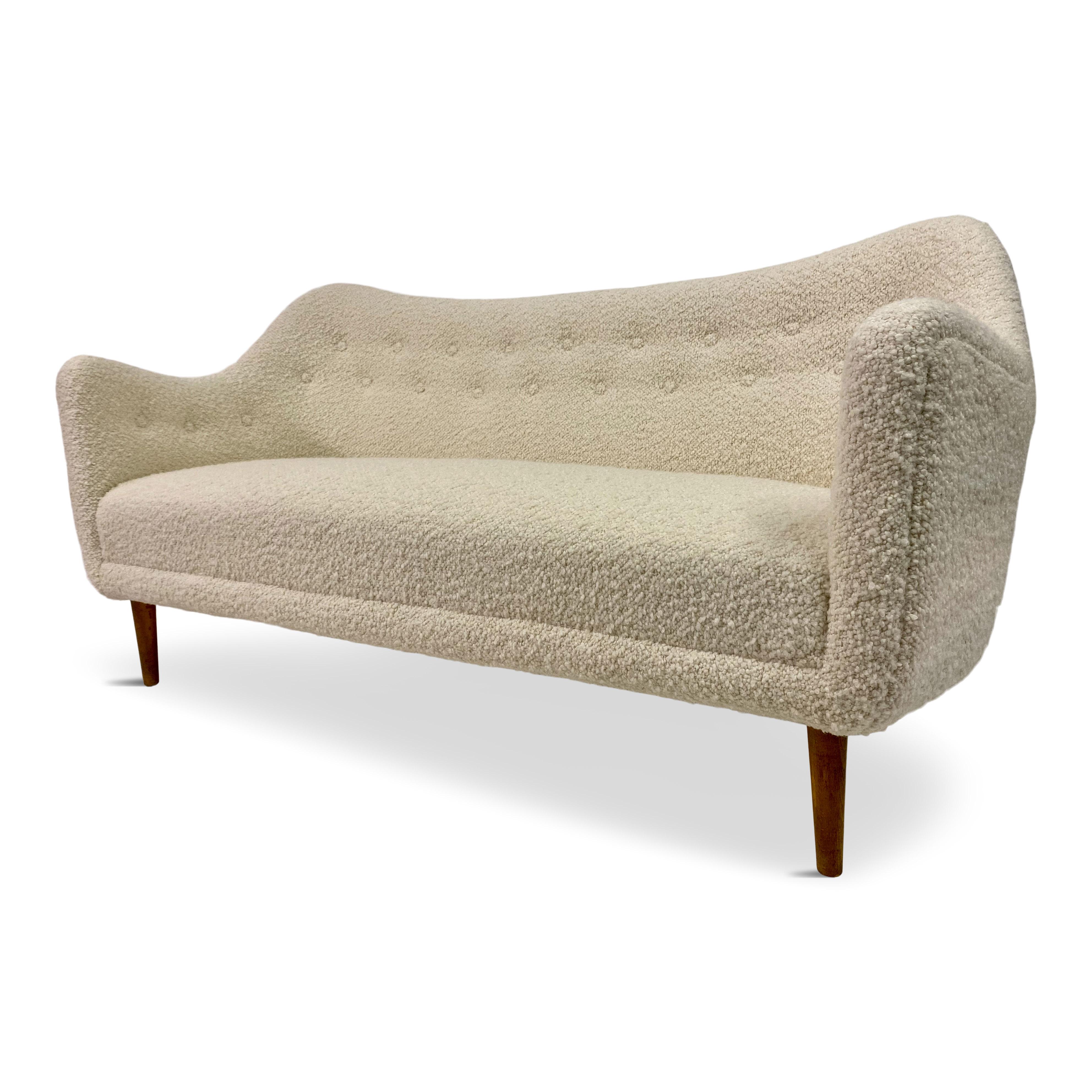 Mid Century Danish BO64 Sofa by Finn Juhl in Boucle For Sale 8