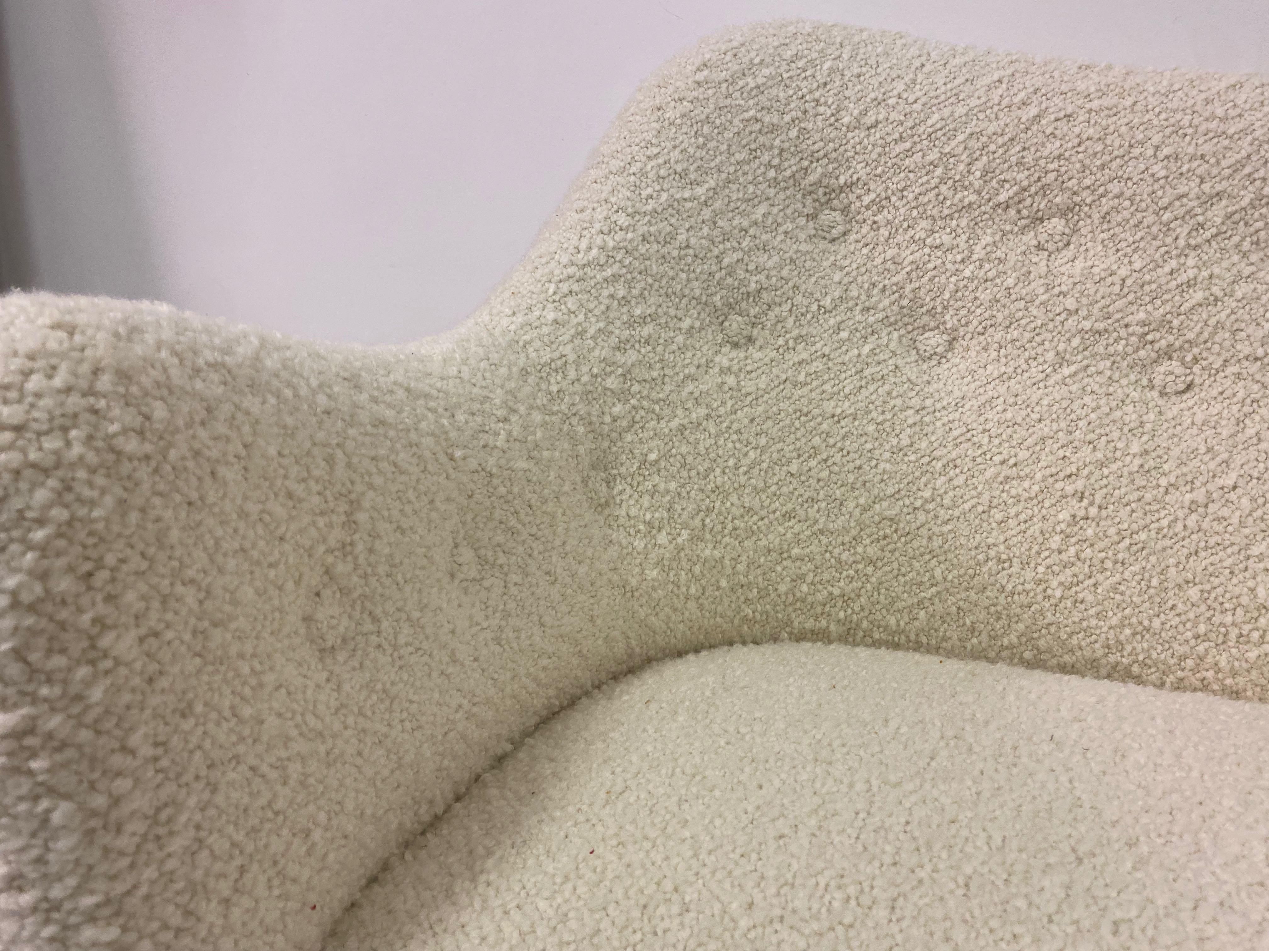 Mid Century Danish BO64 Sofa by Finn Juhl in Boucle In Excellent Condition In London, London