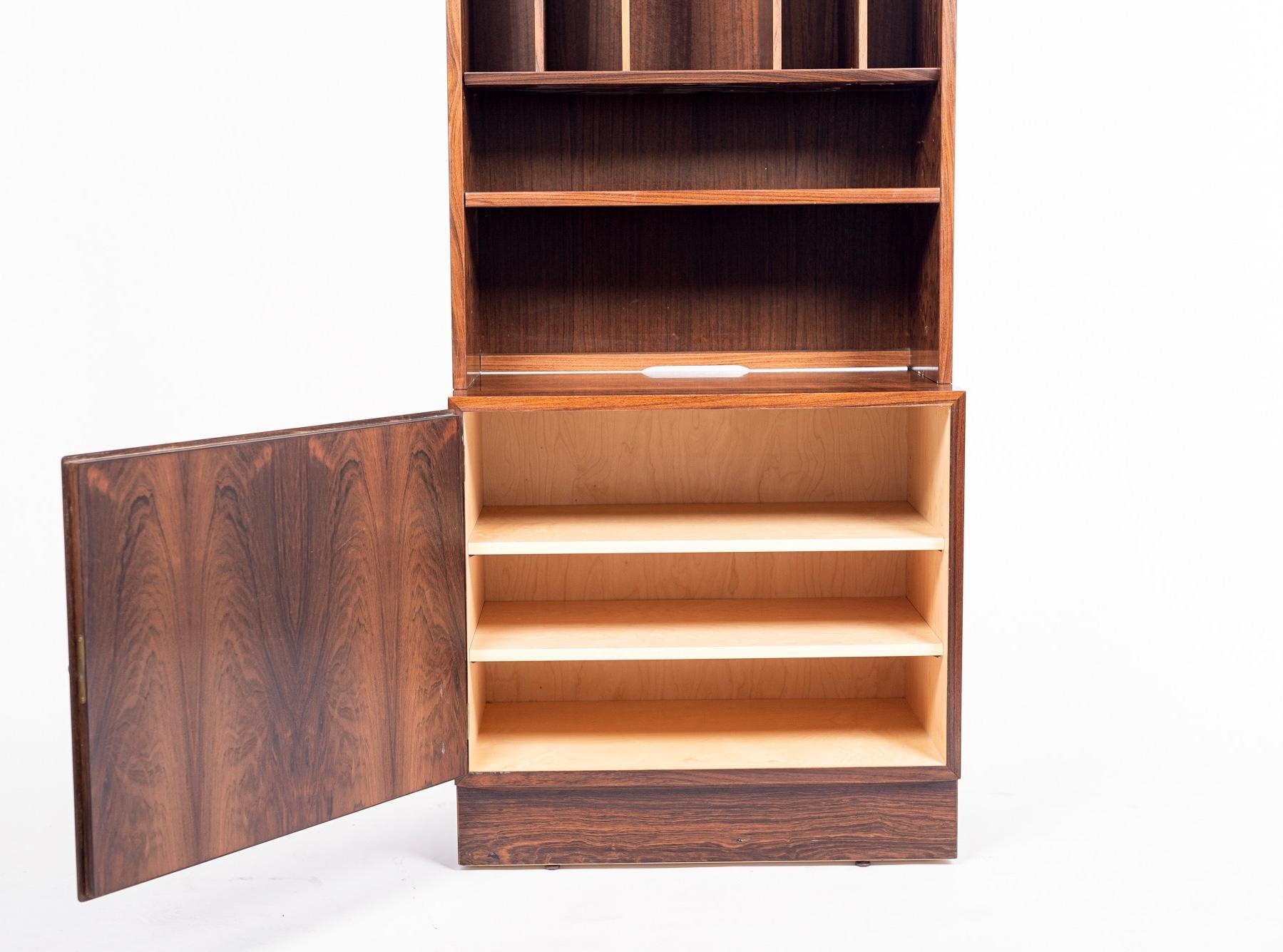 Midcentury Danish Bookshelf Cabinet in Rosewood by Carlo Jensen for Hundevad For Sale 2