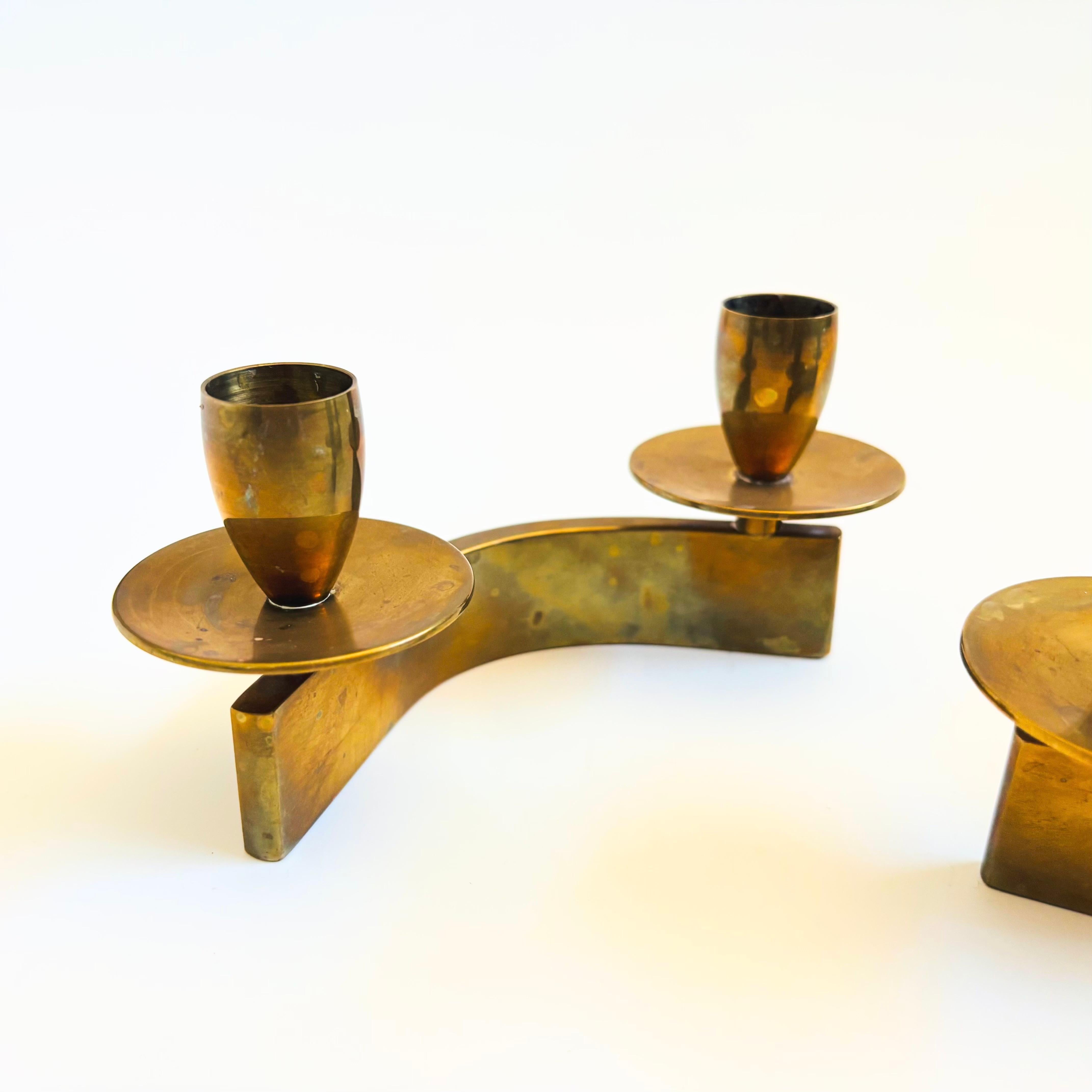 Dänische Messing-Kerzenständer aus der Mitte des Jahrhunderts - 2er-Set (Moderne der Mitte des Jahrhunderts) im Angebot