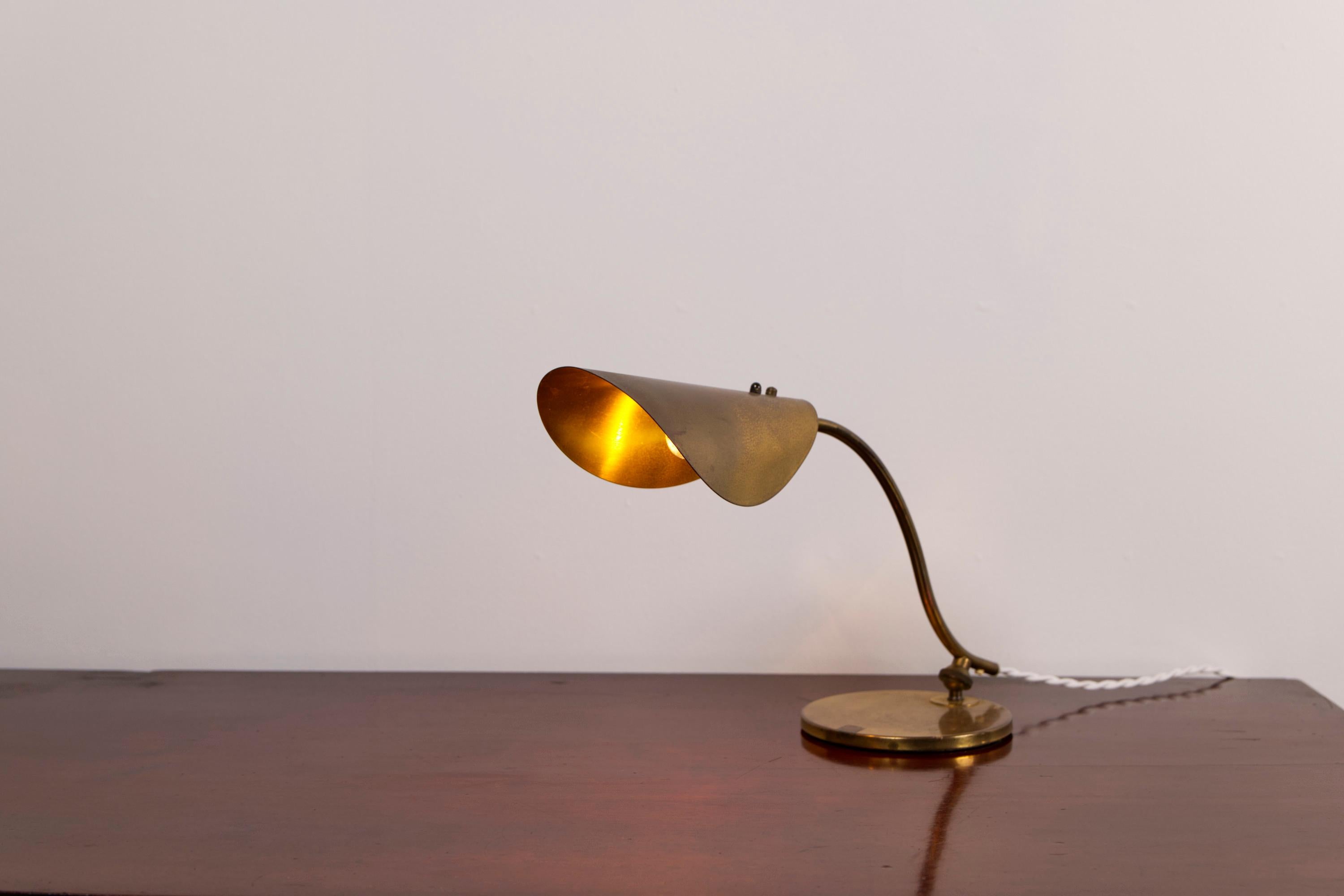Mid-century Danish Brass Leaf shaped piano lamp en venta 2