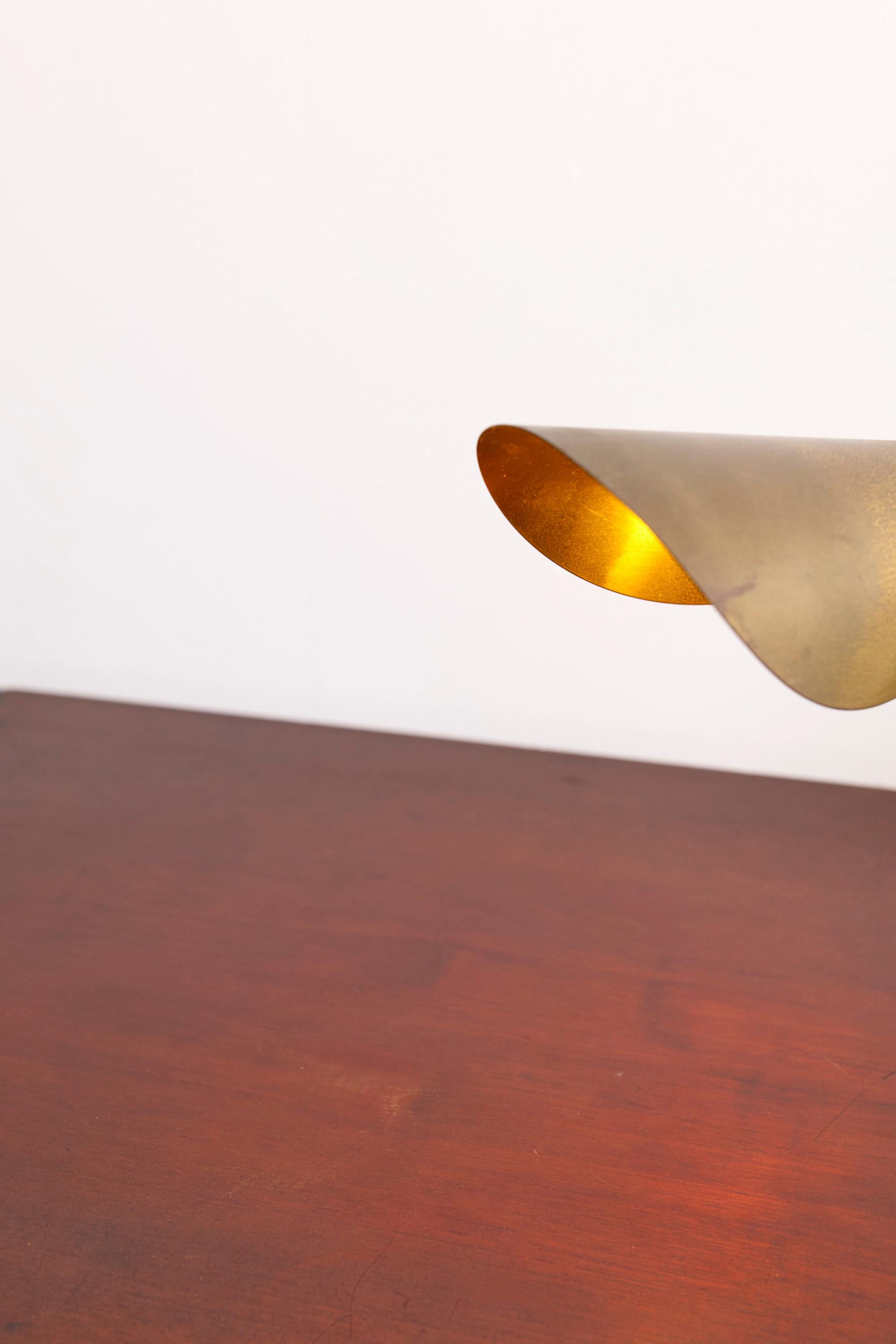 Mid-century Danish Brass Leaf shaped piano lamp en venta 1