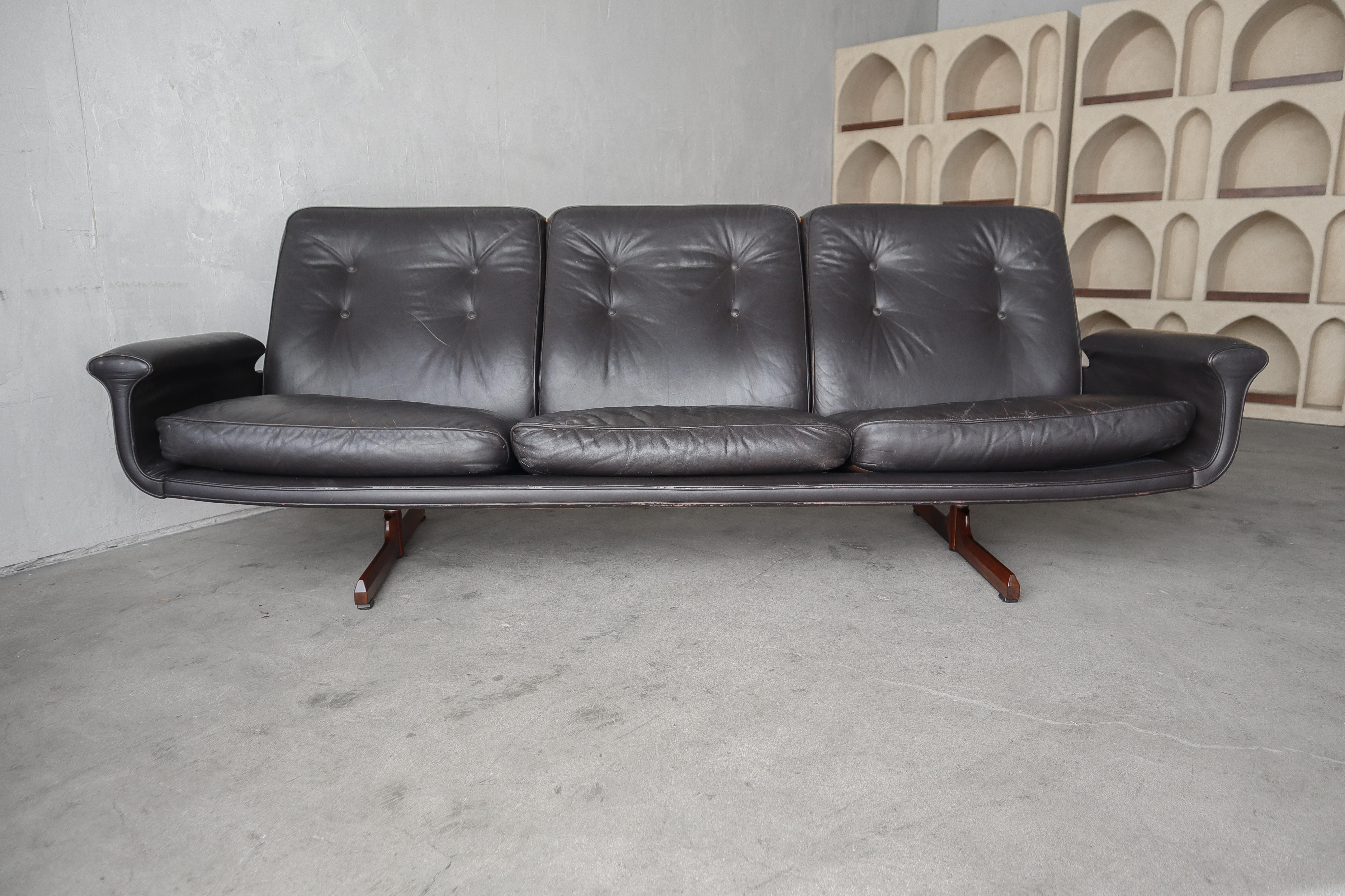 Mid-Century Modern Mid Century Danish Brown Leather & Rosewood Sofa For Sale