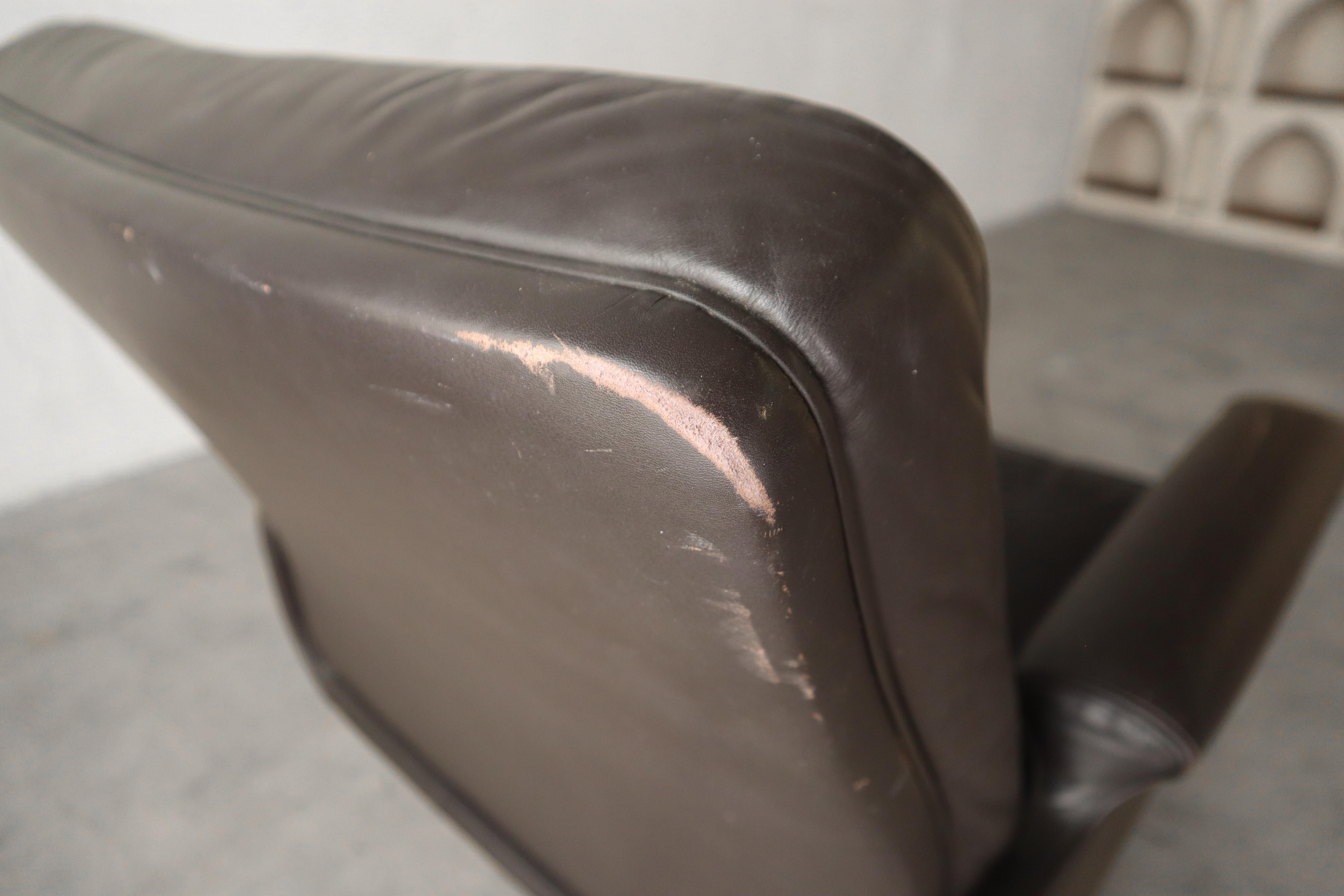Mid Century Danish Brown Leather & Rosewood Swivel Lounge Chair For Sale 4