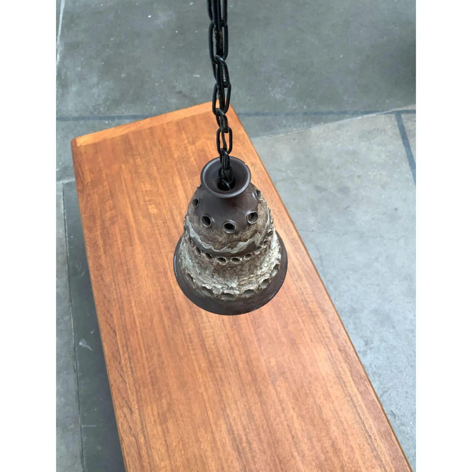 Ciondolo in ceramica brutalista danese di metà secolo di Judi Kunst in vendita 3