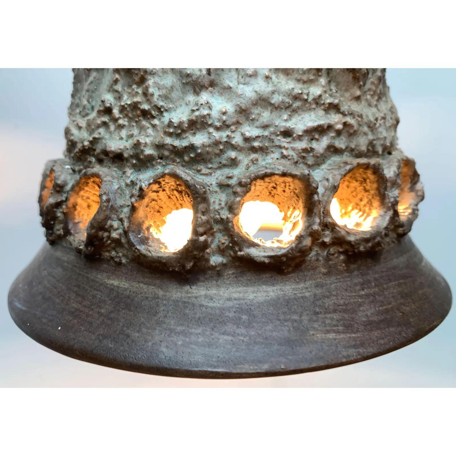 Danese Ciondolo in ceramica brutalista danese di metà secolo di Judi Kunst in vendita