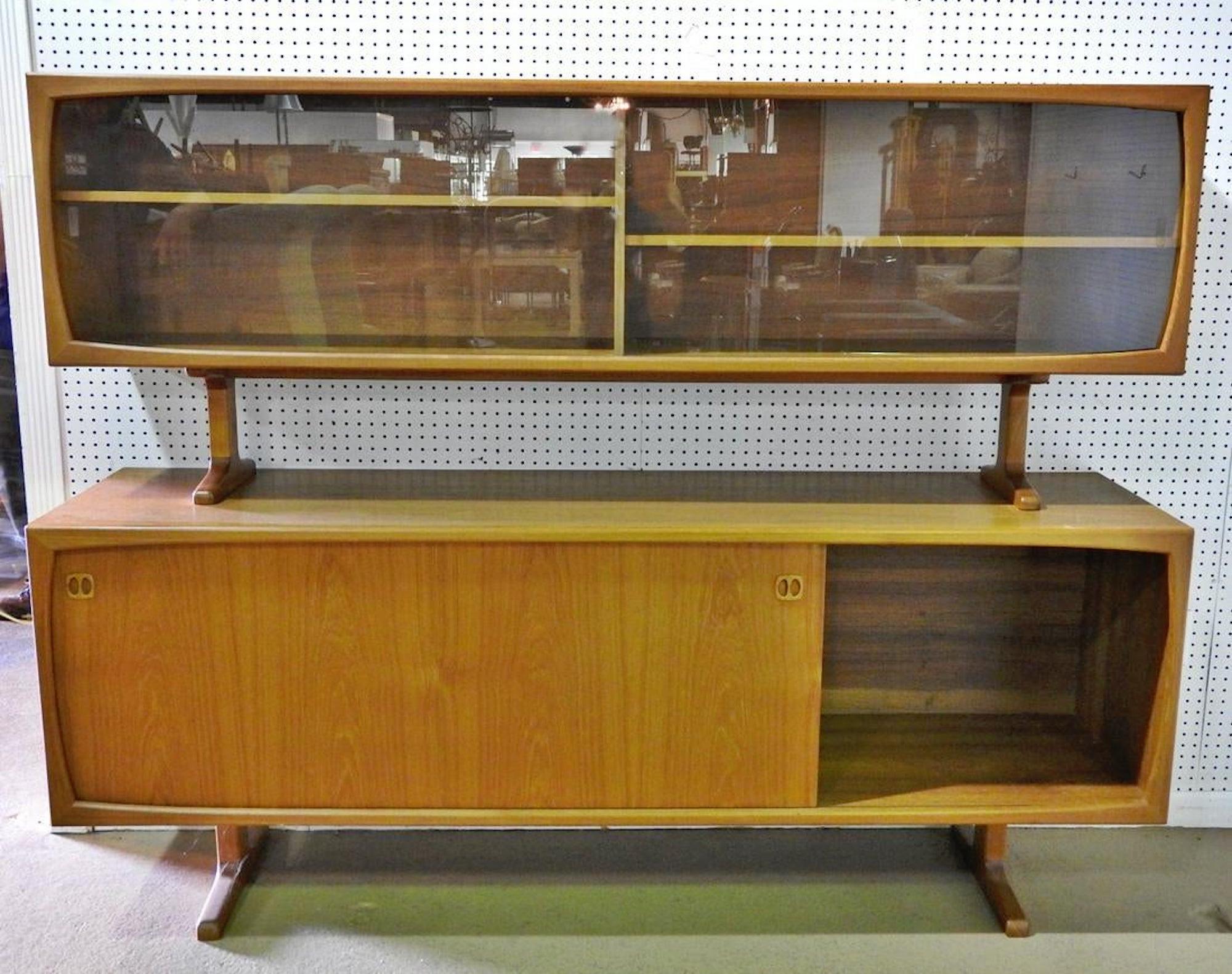 Midcentury Danish Cabinet Unit In Good Condition In Brooklyn, NY