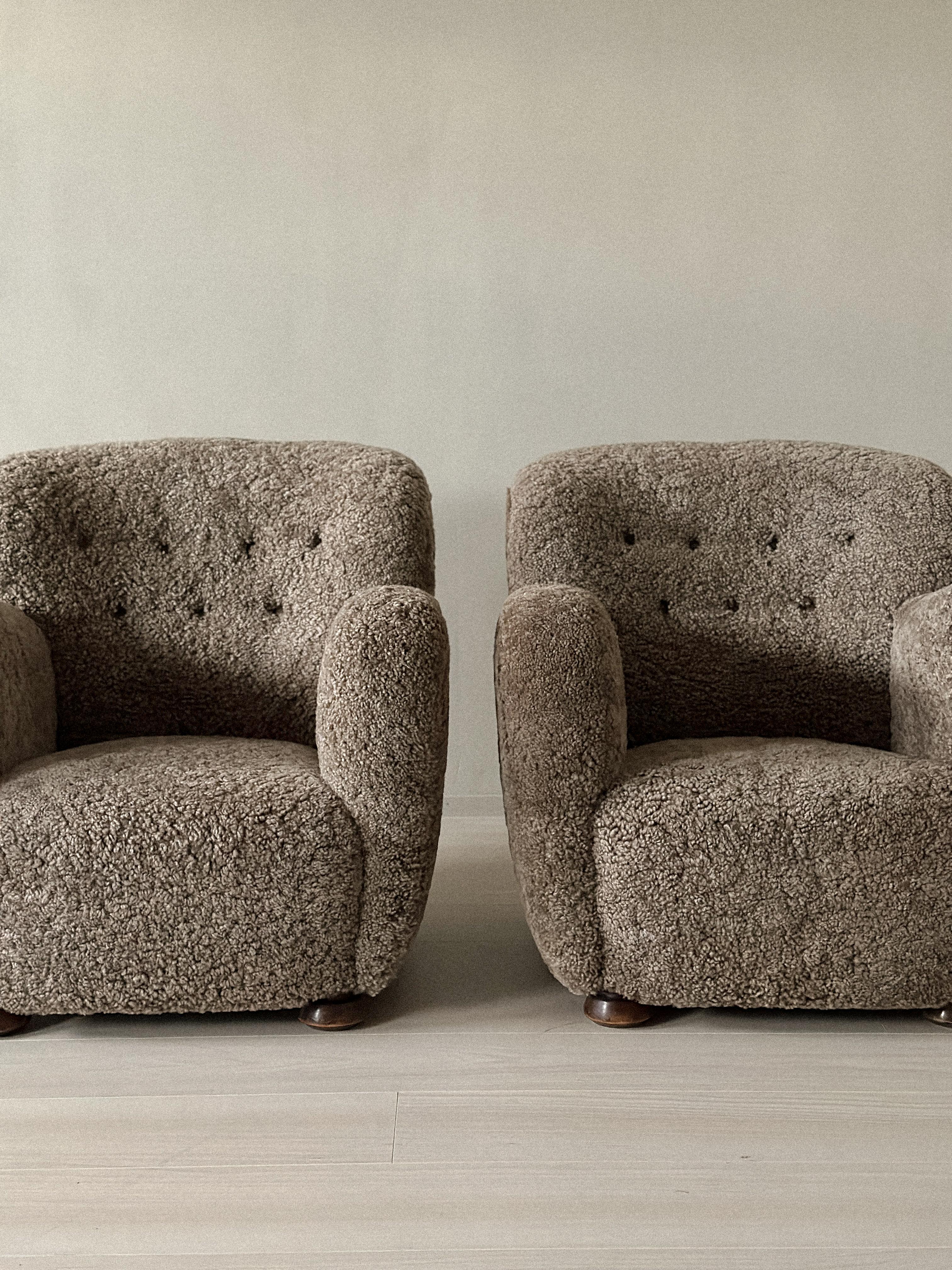 Mid-Century Danish Cabinetmaker Lounge Chairs in Sheepskin, Denmark, 1940s 5