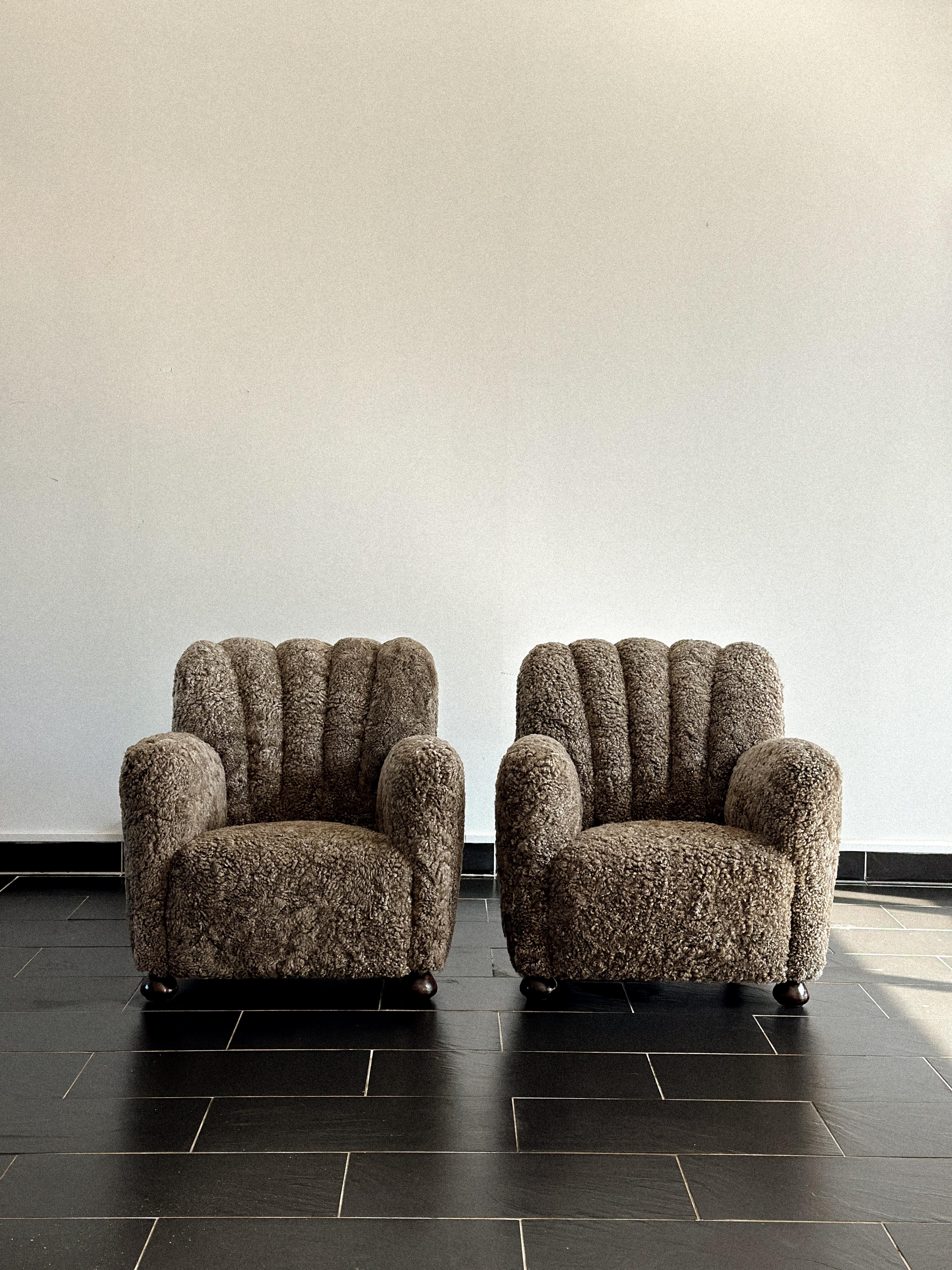 Mid-Century Modern Mid-Century Danish Cabinetmaker Lounge Chairs in Sheepskin, Denmark, 1940s For Sale
