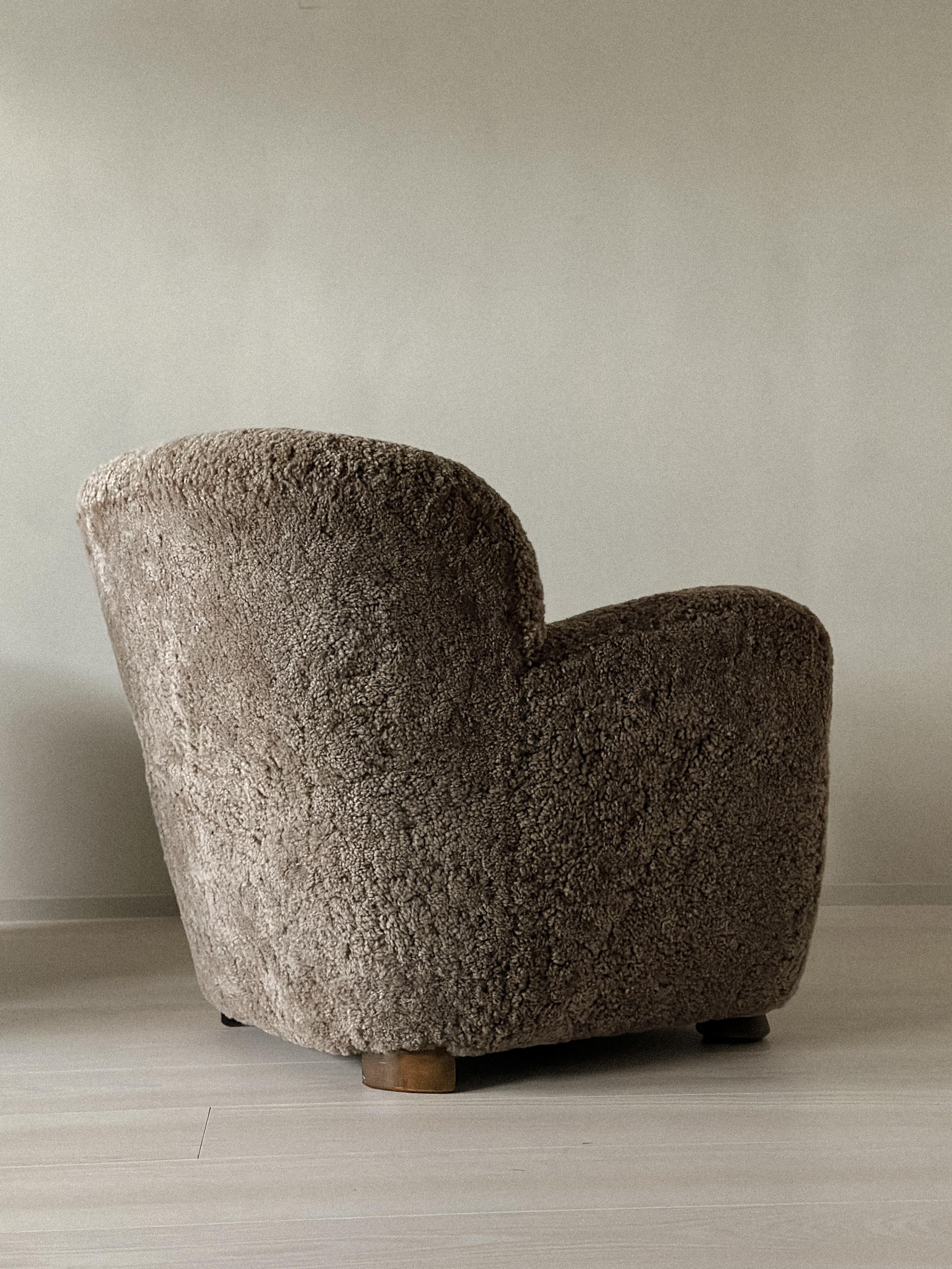 Mid-20th Century Mid-Century Danish Cabinetmaker Lounge Chairs in Sheepskin, Denmark, 1940s