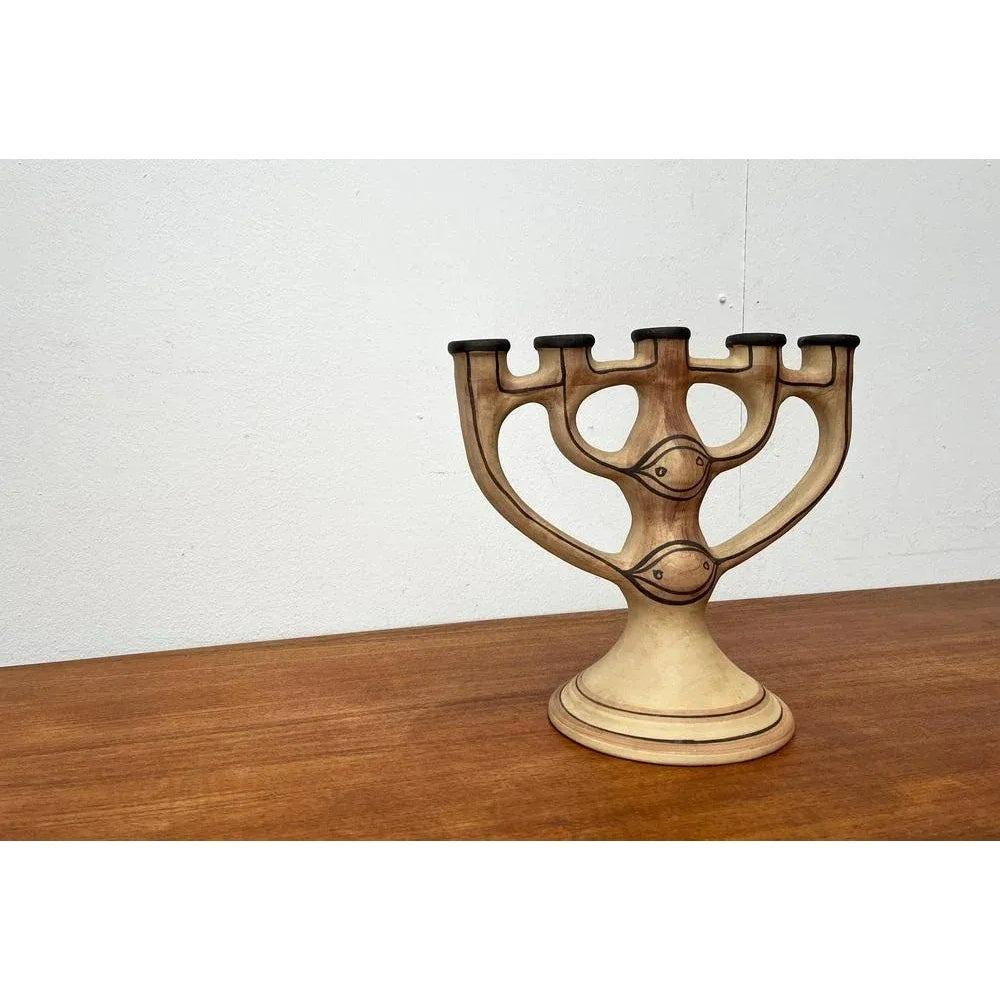Portacandele danese di metà secolo di Hanne Design per Asbo Stentoj, anni '60, in ottime condizioni. Progettato tra il 1960 e il 1969 Questo pezzo ha un marchio di attribuzione, sono sicuro che sia completamente autentico e mi assumo la piena