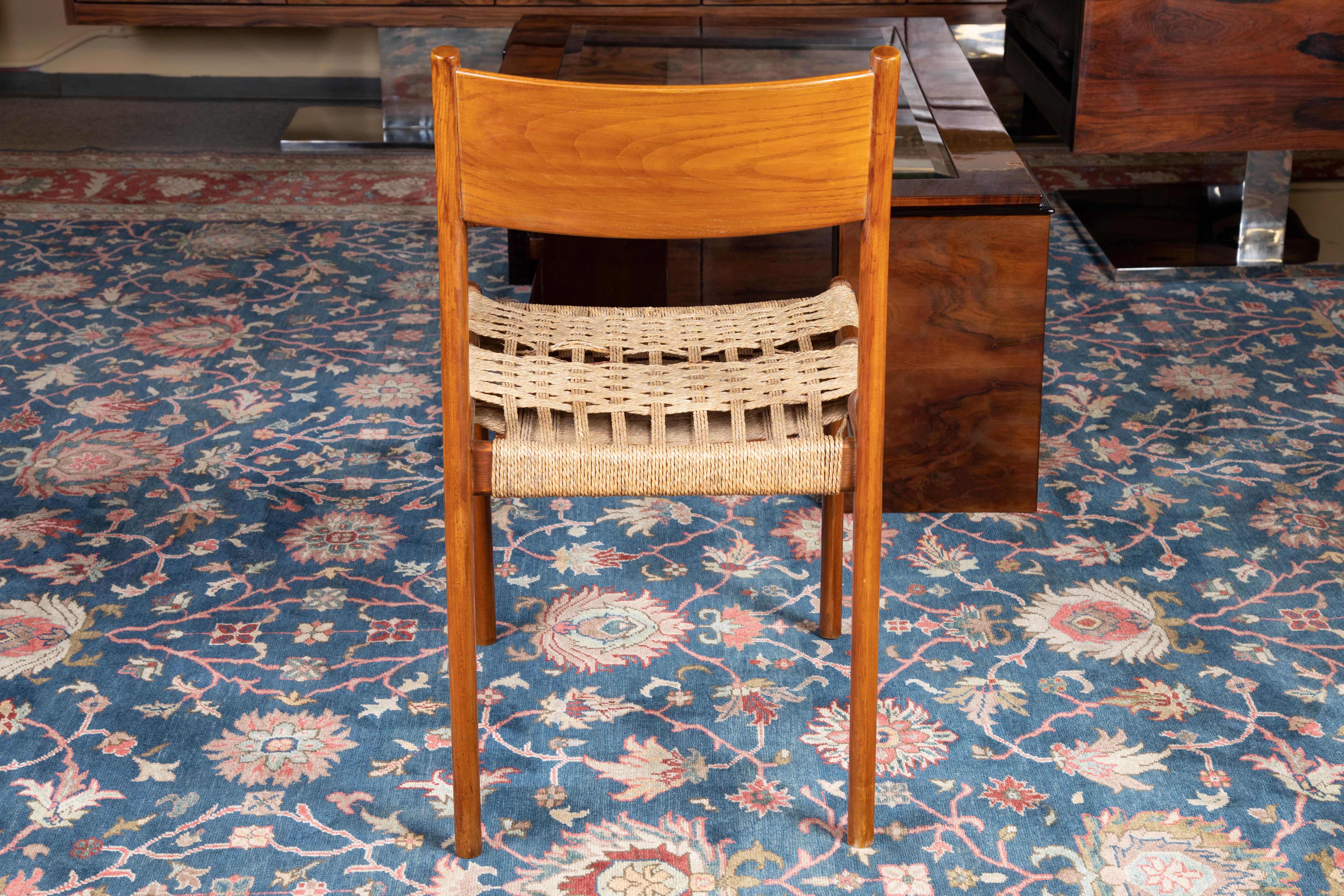 Mid-Century Danish Chair in Walnut For Sale 1