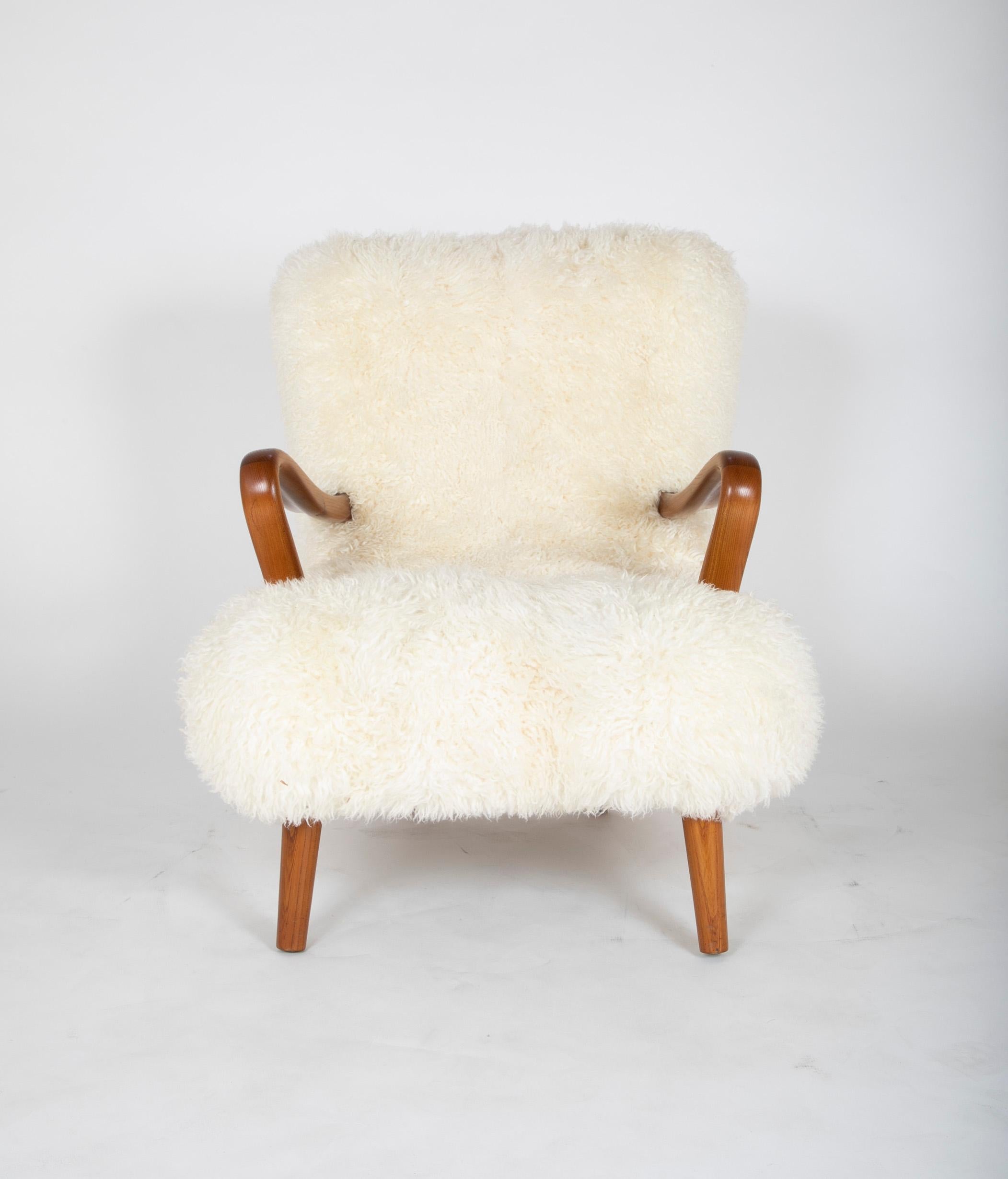 Midcentury Danish Chair of Elm Wood and Sheepskin in the Style of Arctander In Good Condition In Stamford, CT