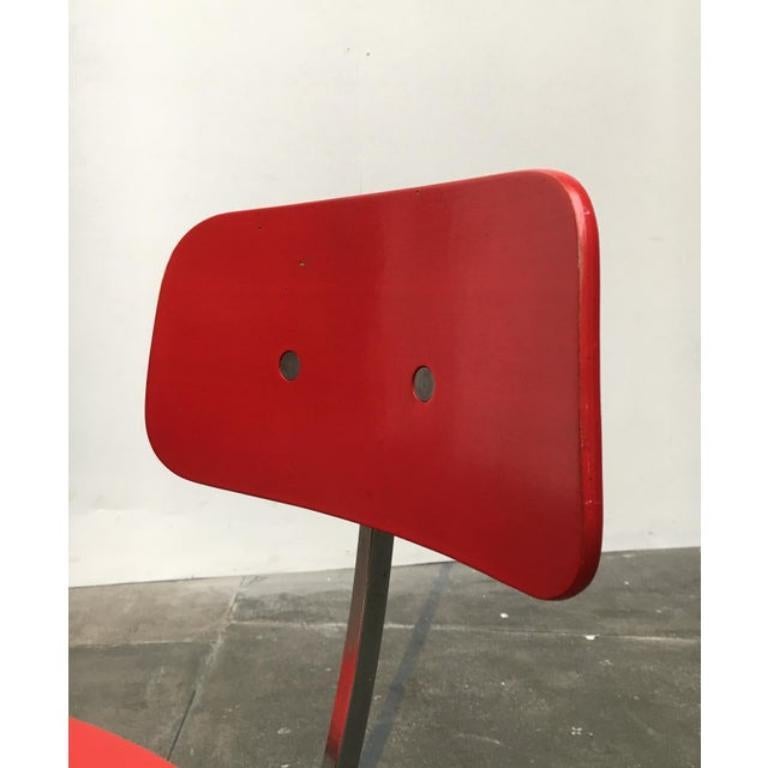 Chaise pivotante pour enfant danoise du milieu du siècle par Jørgen Rasmussen pour Kevi, 1960s Bon état - En vente à Hamburg, DE
