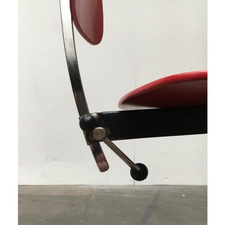 20ième siècle Chaise pivotante pour enfant danoise du milieu du siècle par Jørgen Rasmussen pour Kevi, 1960s en vente