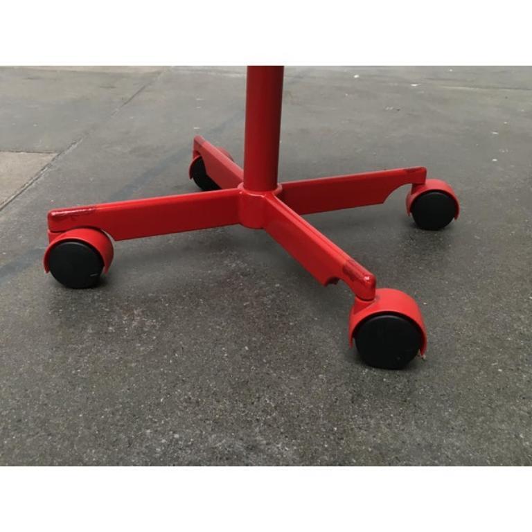 Chaise pivotante pour enfant danoise du milieu du siècle par Jørgen Rasmussen pour Kevi, 1960s en vente 2