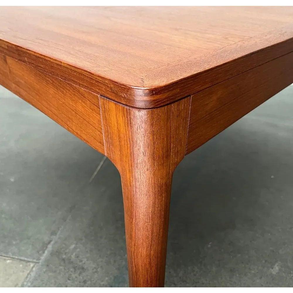 Table basse danoise du milieu du siècle en teck, années 1960 en vente 4