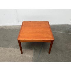 Tavolino danese di metà secolo in teak, anni '60