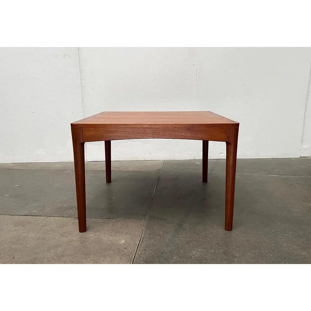 Danois Table basse danoise du milieu du siècle en teck, années 1960 en vente