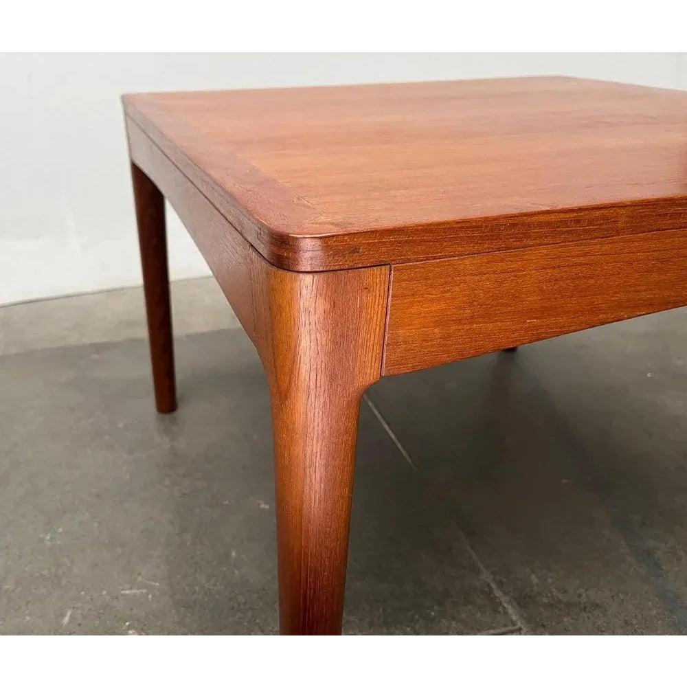 Table basse danoise du milieu du siècle en teck, années 1960 en vente 2